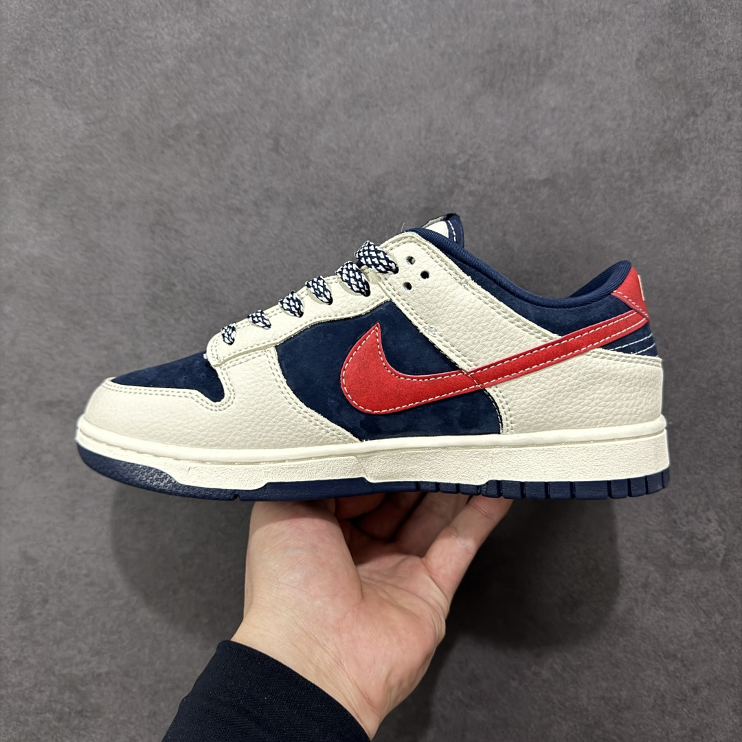 图片[2]-【定制版】高端定制Nike SB Dunk Low “斯图西联名——米白黑红勾” 高端定制 低帮休闲板鞋 定制鞋盒 大厂纯原品质出货 超高清洁度 皮料切割干净无任何毛边 细节完美 货号：DD1988-008 尺码：36 36.5 37.5 38 38.5 39 40 40.5 41 42 42.5 43 44 44.5 45 编码：HXSB330340-选品中心