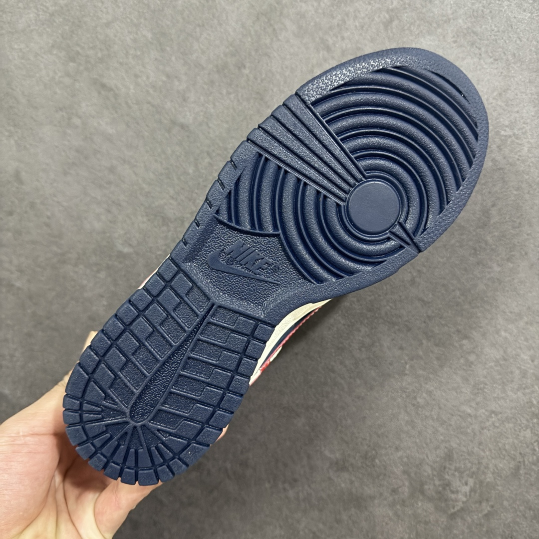 图片[9]-【定制版】高端定制Nike SB Dunk Low “斯图西联名——米白黑红勾” 高端定制 低帮休闲板鞋 定制鞋盒 大厂纯原品质出货 超高清洁度 皮料切割干净无任何毛边 细节完美 货号：DD1988-008 尺码：36 36.5 37.5 38 38.5 39 40 40.5 41 42 42.5 43 44 44.5 45 编码：HXSB330340-选品中心