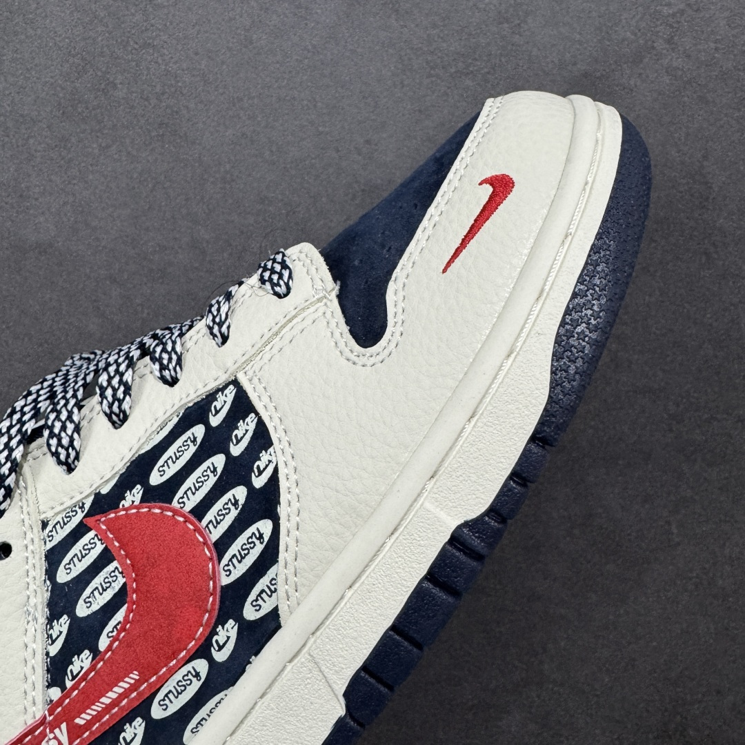图片[5]-【定制版】高端定制Nike SB Dunk Low “斯图西联名——米白黑红勾” 高端定制 低帮休闲板鞋 定制鞋盒 大厂纯原品质出货 超高清洁度 皮料切割干净无任何毛边 细节完美 货号：DD1988-008 尺码：36 36.5 37.5 38 38.5 39 40 40.5 41 42 42.5 43 44 44.5 45 编码：HXSB330340-选品中心