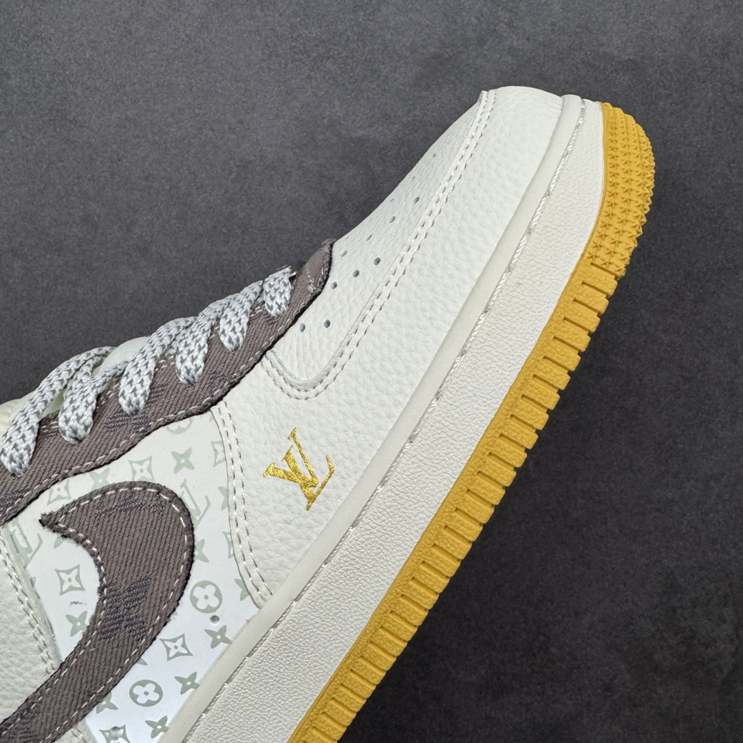 图片[5]-【定制版】Nike Air Force 1 \’07 Low “LV联名——印花米棕黄”空军一号 高端定制 低帮 运动鞋 休闲鞋 折边针车 工艺难度大 原楦头原纸板 原装鞋盒 定制五金配件 内置全掌气垫 原厂鞋底 货号：QW5606-262 尺码：36 36.5 37.5 38 38.5 39 40 40.5 41 42 42.5 43 44 44.5 45-选品中心
