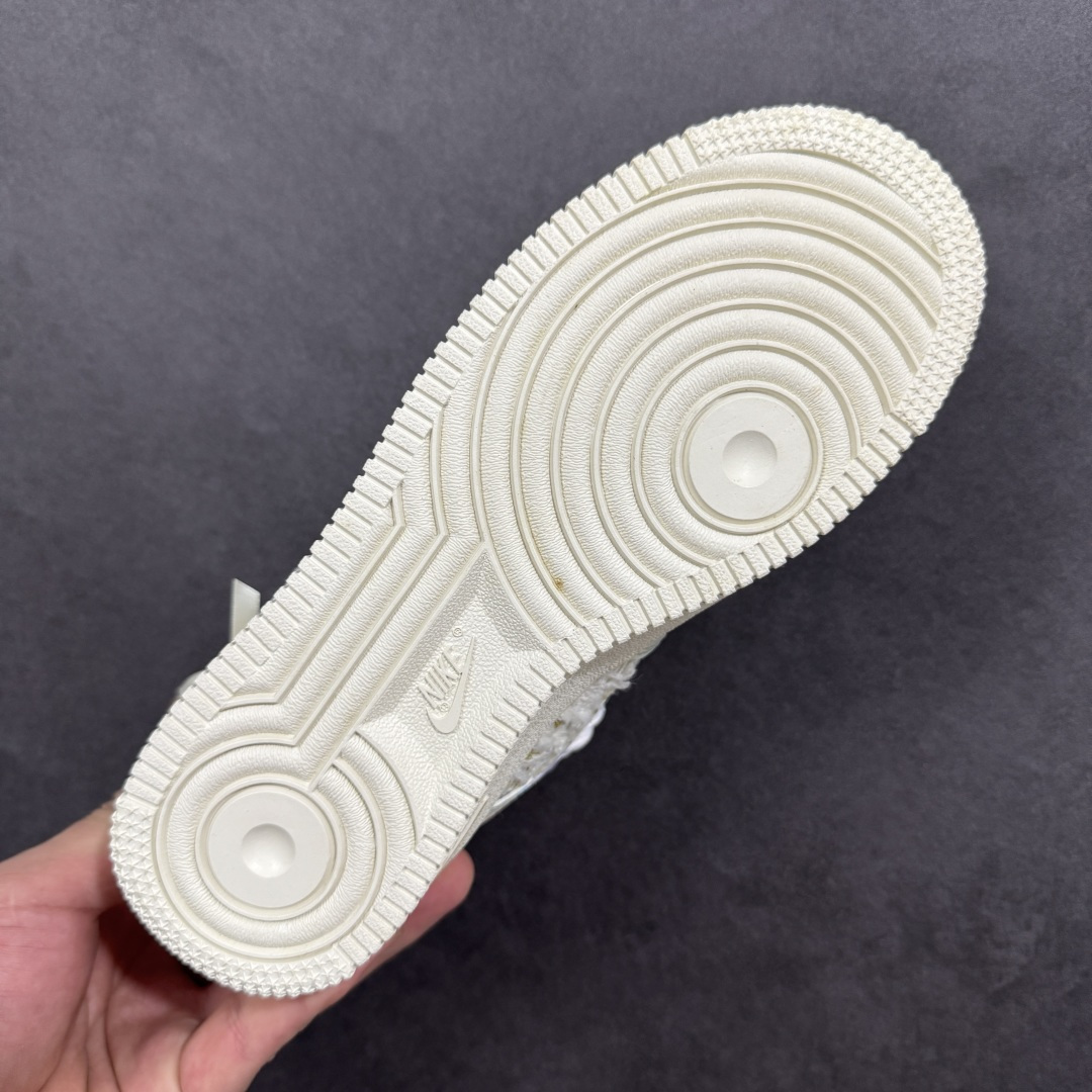 图片[9]-【定制版】手绘涂鸦“雾屿星芒”Nike Air Force 1 “Mist Island & Starlight”空军一号定制板鞋 采用马卡龙渐变底色（浅粉、淡蓝、奶黄晕染），鞋身拼接编织纹理材质增加质感，鞋侧点缀手绘星星元素；鞋带替换为粗绳结+粉白撞色设计，后跟饰有蝴蝶结细节并印“Hipper”字样，整体风格清新柔和又不失个性，适配日常穿搭与小众审美 货号：FJ7740-120 尺码： 36 36.5 37.5 38 38.5 39 40 40.5 41 42 42.5 43 44 44.5 45 编码：HXSA310320-选品中心