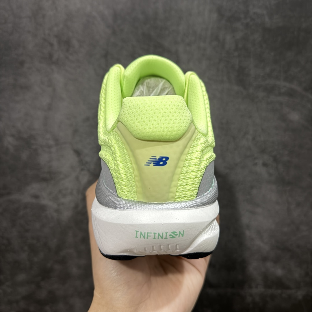 图片[4]-【Goat纯原】New Balance Fresh Foam X NB1080V6 新百伦系列低帮轻量化厚底健身休闲运动慢跑鞋 M10802HR 全新出货 真正超临界大底 提前原版开发 细节做工材料脚感与原版相差无几 近赏｜无论是日常慢跑，还是City Walk，它都可轻松应对提起今年最流行的事情，想必在你所在的城市来一段City Walk，是很多潮男潮女都会做的吧。当时间来到十月，一年中最舒服的时光，无论是慢跑也好，还是City Walk，今天推荐的这双鞋，都可以轻松应对。那就是可以带给你久违的松弛感、治愈你柔软的需要的New Balance Fresh Foam X1080v15。作为New Balance经典跑鞋系列，1080系列可以说凝聚了品牌历来前沿科技与制造匠心。今年的v13版本可谓再度革新。在舒适体验、运动性能以及造型风格三个维度上做到了有机交融。舒适体验一直是1080跑鞋系列带给我们最大的直观感受，加上本就带有严肃跑鞋基因，在今年全新材料配方的Fresh FoamX中底泡棉上则有了不一样的缓震性能，重新定义“踩屎感”。可再生柔软针织鞋面使用可追溯的Repreve再生鞋面材料，柔软透气的鞋面提供绵密的贴合与包裹感，轻量分区橡胶大底分区外底橡胶采用新材料，改进纹路设计，增加前掌外底硬度，提升滚动反馈和传动效率。 尺码：36 36.5 37 38 39.5 40 40.5 41.5 42 42.5 43 44 44.5 45-选品中心