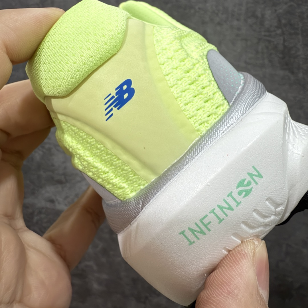 图片[2]-【Goat纯原】New Balance Fresh Foam X NB1080V6 新百伦系列低帮轻量化厚底健身休闲运动慢跑鞋 M10802HR 全新出货 真正超临界大底 提前原版开发 细节做工材料脚感与原版相差无几 近赏｜无论是日常慢跑，还是City Walk，它都可轻松应对提起今年最流行的事情，想必在你所在的城市来一段City Walk，是很多潮男潮女都会做的吧。当时间来到十月，一年中最舒服的时光，无论是慢跑也好，还是City Walk，今天推荐的这双鞋，都可以轻松应对。那就是可以带给你久违的松弛感、治愈你柔软的需要的New Balance Fresh Foam X1080v15。作为New Balance经典跑鞋系列，1080系列可以说凝聚了品牌历来前沿科技与制造匠心。今年的v13版本可谓再度革新。在舒适体验、运动性能以及造型风格三个维度上做到了有机交融。舒适体验一直是1080跑鞋系列带给我们最大的直观感受，加上本就带有严肃跑鞋基因，在今年全新材料配方的Fresh FoamX中底泡棉上则有了不一样的缓震性能，重新定义“踩屎感”。可再生柔软针织鞋面使用可追溯的Repreve再生鞋面材料，柔软透气的鞋面提供绵密的贴合与包裹感，轻量分区橡胶大底分区外底橡胶采用新材料，改进纹路设计，增加前掌外底硬度，提升滚动反馈和传动效率。 尺码：36 36.5 37 38 39.5 40 40.5 41.5 42 42.5 43 44 44.5 45-选品中心