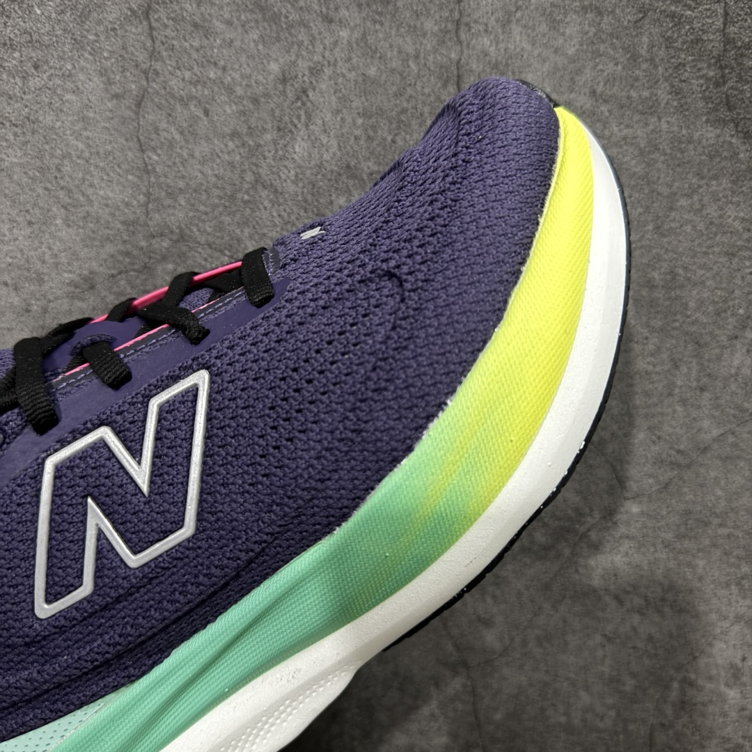 图片[6]-【Goat纯原】New Balance Fresh Foam X NB1080V6 新百伦系列低帮轻量化厚底健身休闲运动慢跑鞋 全新出货 真正超临界大底 提前原版开发 细节做工材料脚感与原版相差无几 近赏｜无论是日常慢跑，还是City Walk，它都可轻松应对提起今年最流行的事情，想必在你所在的城市来一段City Walk，是很多潮男潮女都会做的吧。当时间来到十月，一年中最舒服的时光，无论是慢跑也好，还是City Walk，今天推荐的这双鞋，都可以轻松应对。那就是可以带给你久违的松弛感、治愈你柔软的需要的New Balance Fresh Foam X1080v15。作为New Balance经典跑鞋系列，1080系列可以说凝聚了品牌历来前沿科技与制造匠心。今年的v13版本可谓再度革新。在舒适体验、运动性能以及造型风格三个维度上做到了有机交融。舒适体验一直是1080跑鞋系列带给我们最大的直观感受，加上本就带有严肃跑鞋基因，在今年全新材料配方的Fresh FoamX中底泡棉上则有了不一样的缓震性能，重新定义“踩屎感”。可再生柔软针织鞋面使用可追溯的Repreve再生鞋面材料，柔软透气的鞋面提供绵密的贴合与包裹感，轻量分区橡胶大底分区外底橡胶采用新材料，改进纹路设计，增加前掌外底硬度，提升滚动反馈和传动效率。 尺码：36 36.5 37 38 39.5 40 40.5 41.5 42 42.5 43 44 44.5 45-选品中心