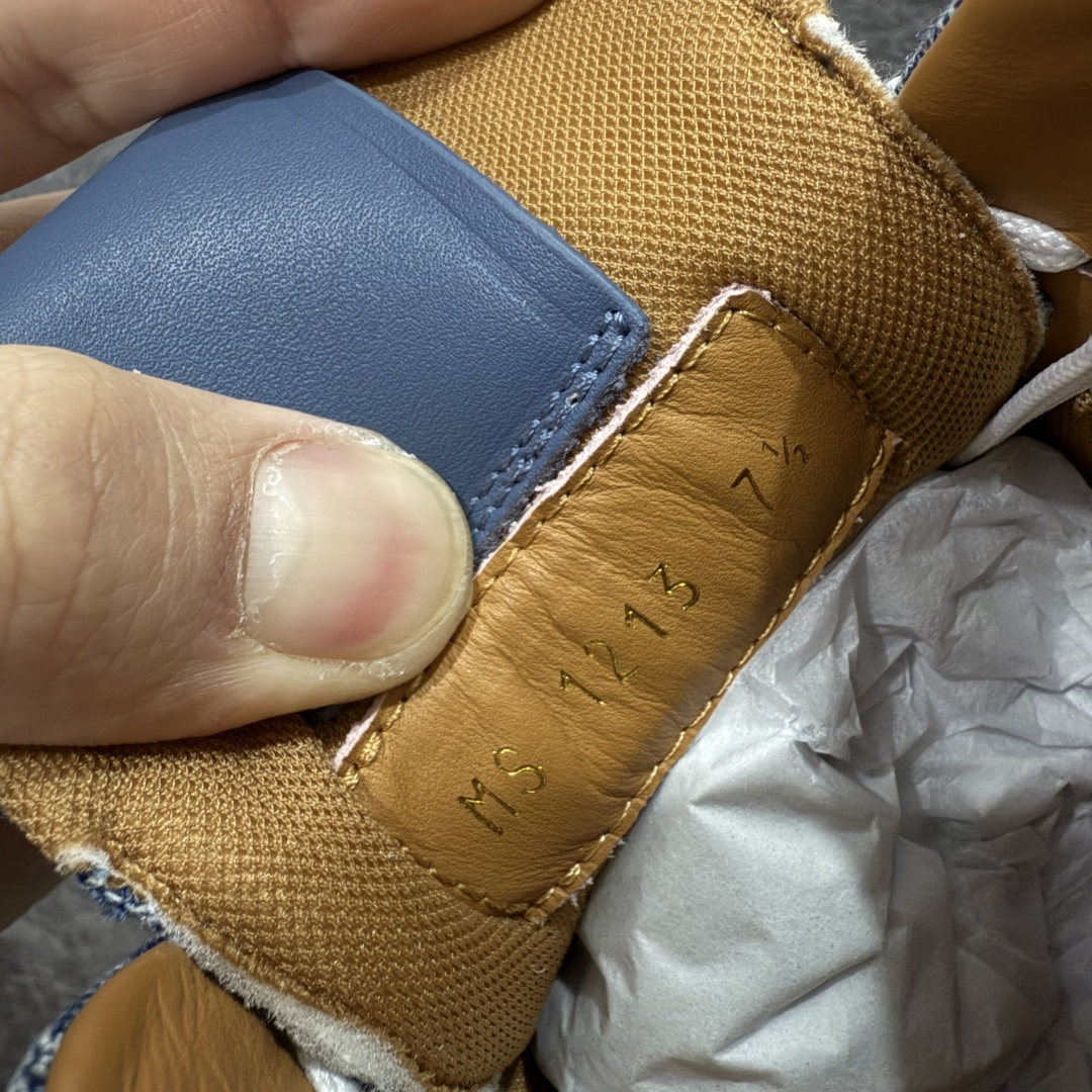 图片[8]-【天花板/Goat版】 市场最强版 没有之一的存在💪🏻 Louis Vuitton LV Trainer 系列全新版上架 手里有正品的可以对比下🆚懂货的看细节‼️ 此版品质是市场从未达到的新高度！ 整体版型 皮料 牛仔布的色差 压花纹路清晰度 后跟版型等等 都可以自行对比[机智]吊打市场所有货，怒甩十条街的那种，直接来正品对比图🆚，欢迎拿市场各大工厂的货来对比！ 尺码：35-45码-选品中心