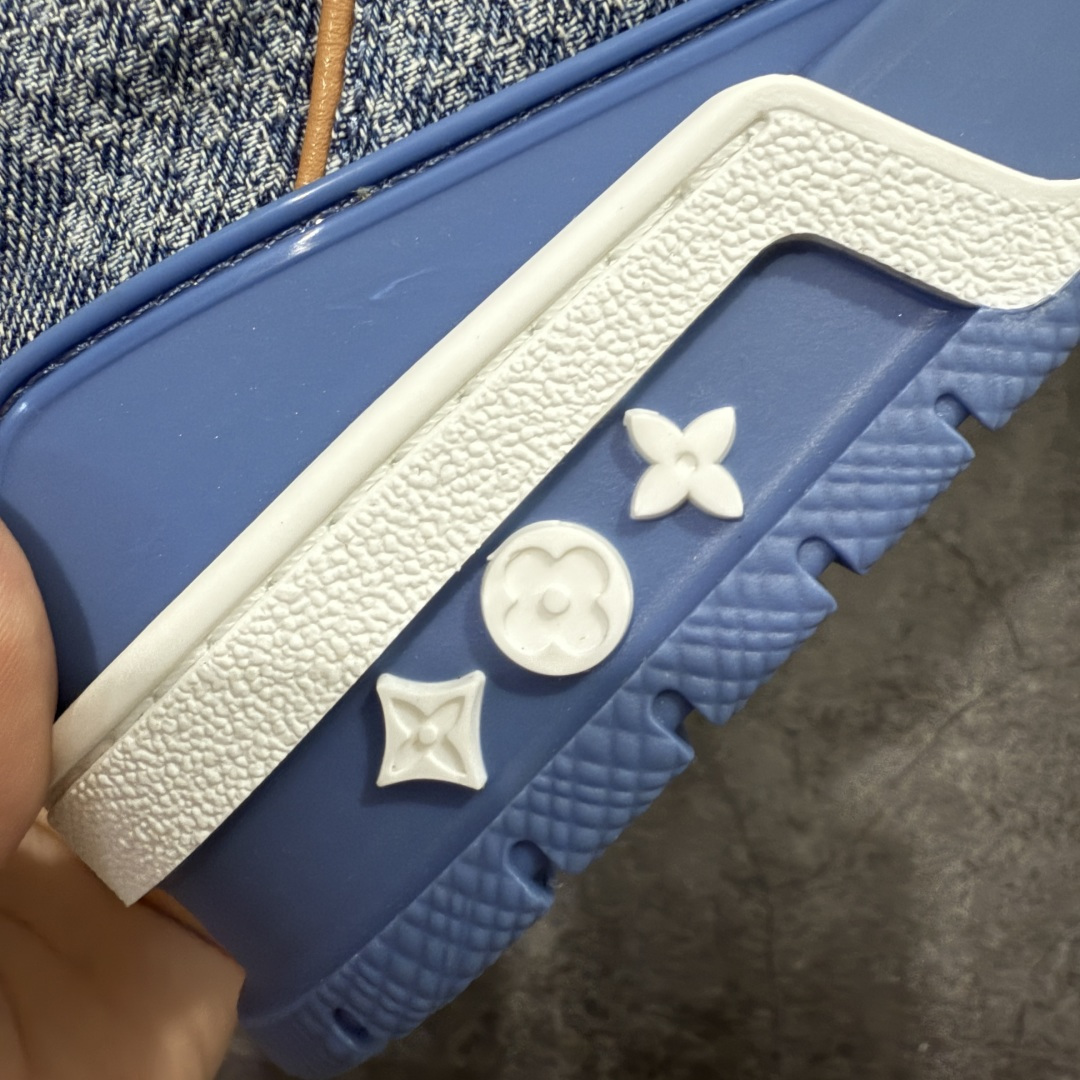 图片[3]-【天花板/Goat版】 市场最强版 没有之一的存在💪🏻 Louis Vuitton LV Trainer 系列全新版上架 手里有正品的可以对比下🆚懂货的看细节‼️ 此版品质是市场从未达到的新高度！ 整体版型 皮料 牛仔布的色差 压花纹路清晰度 后跟版型等等 都可以自行对比[机智]吊打市场所有货，怒甩十条街的那种，直接来正品对比图🆚，欢迎拿市场各大工厂的货来对比！ 尺码：35-45码-选品中心