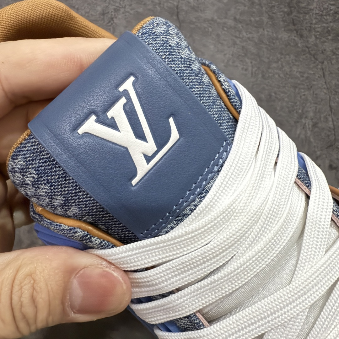 图片[7]-【天花板/Goat版】 市场最强版 没有之一的存在💪🏻 Louis Vuitton LV Trainer 系列全新版上架 手里有正品的可以对比下🆚懂货的看细节‼️ 此版品质是市场从未达到的新高度！ 整体版型 皮料 牛仔布的色差 压花纹路清晰度 后跟版型等等 都可以自行对比[机智]吊打市场所有货，怒甩十条街的那种，直接来正品对比图🆚，欢迎拿市场各大工厂的货来对比！ 尺码：35-45码-选品中心