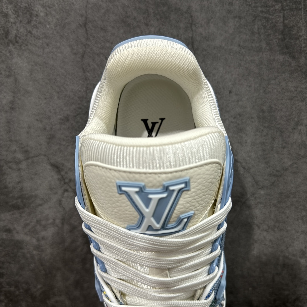 图片[8]-【天花板/Goat版】 市场最强版 没有之一的存在💪🏻 Louis Vuitton LV Trainer 系列全新版上架 手里有正品的可以对比下🆚懂货的看细节‼️ 此版品质是市场从未达到的新高度！ 整体版型 皮料 牛仔布的色差 压花纹路清晰度 后跟版型等等 都可以自行对比[机智]吊打市场所有货，怒甩十条街的那种，直接来正品对比图🆚，欢迎拿市场各大工厂的货来对比！ 尺码：35-45码-选品中心