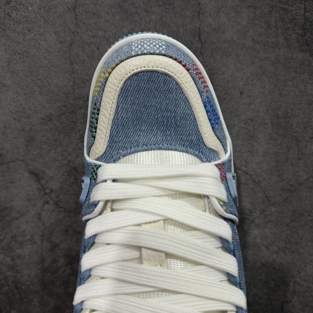 图片[5]-【天花板/Goat版】 市场最强版 没有之一的存在💪🏻 Louis Vuitton LV Trainer 系列全新版上架 手里有正品的可以对比下🆚懂货的看细节‼️ 此版品质是市场从未达到的新高度！ 整体版型 皮料 牛仔布的色差 压花纹路清晰度 后跟版型等等 都可以自行对比[机智]吊打市场所有货，怒甩十条街的那种，直接来正品对比图🆚，欢迎拿市场各大工厂的货来对比！ 尺码：35-45码-选品中心