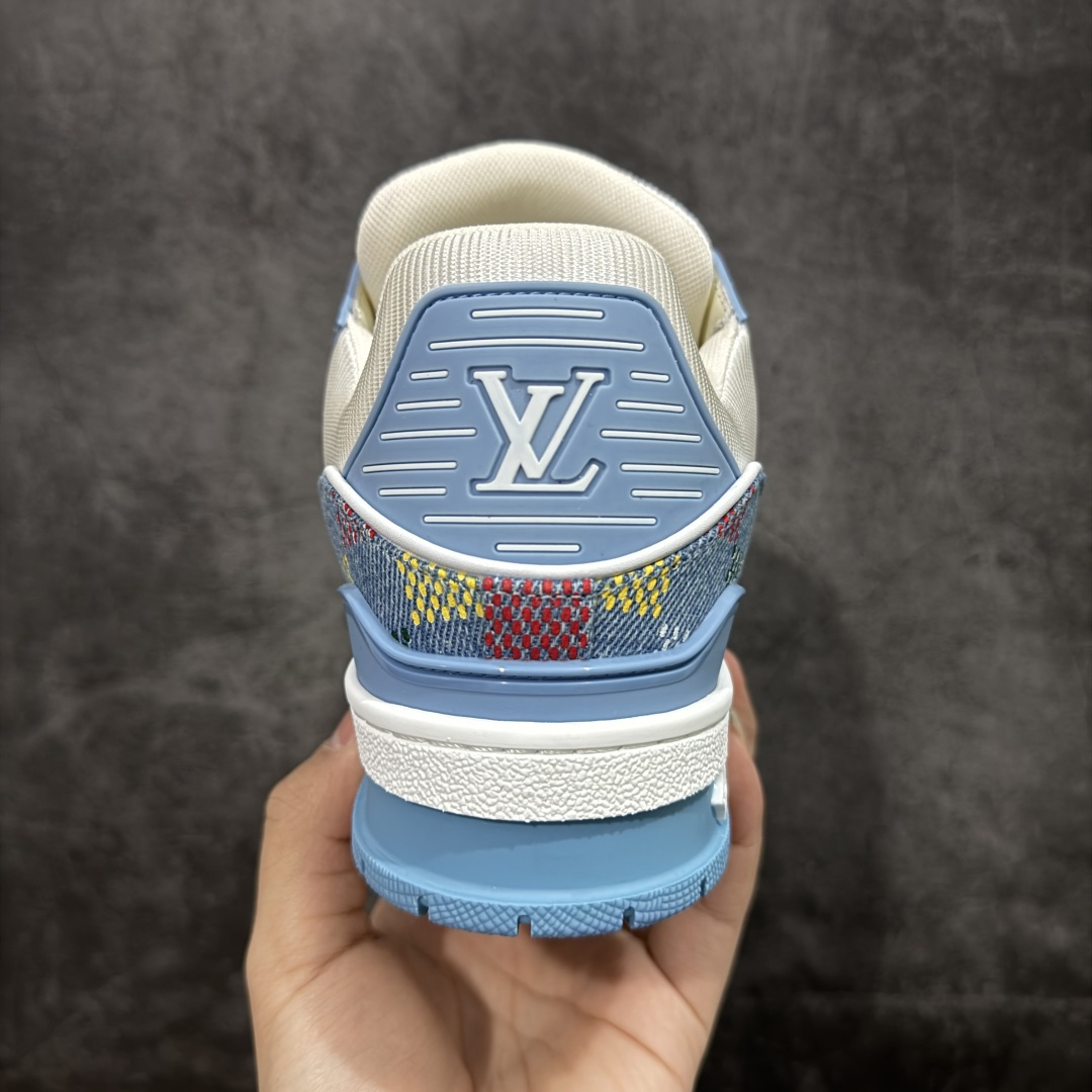 图片[4]-【天花板/Goat版】 市场最强版 没有之一的存在💪🏻 Louis Vuitton LV Trainer 系列全新版上架 手里有正品的可以对比下🆚懂货的看细节‼️ 此版品质是市场从未达到的新高度！ 整体版型 皮料 牛仔布的色差 压花纹路清晰度 后跟版型等等 都可以自行对比[机智]吊打市场所有货，怒甩十条街的那种，直接来正品对比图🆚，欢迎拿市场各大工厂的货来对比！ 尺码：35-45码-选品中心