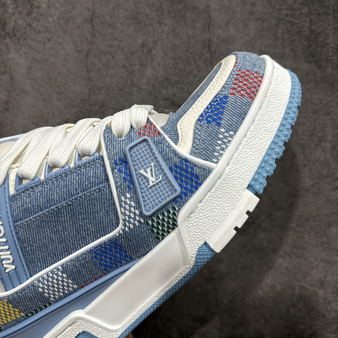 图片[6]-【天花板/Goat版】 市场最强版 没有之一的存在💪🏻 Louis Vuitton LV Trainer 系列全新版上架 手里有正品的可以对比下🆚懂货的看细节‼️ 此版品质是市场从未达到的新高度！ 整体版型 皮料 牛仔布的色差 压花纹路清晰度 后跟版型等等 都可以自行对比[机智]吊打市场所有货，怒甩十条街的那种，直接来正品对比图🆚，欢迎拿市场各大工厂的货来对比！ 尺码：35-45码-选品中心