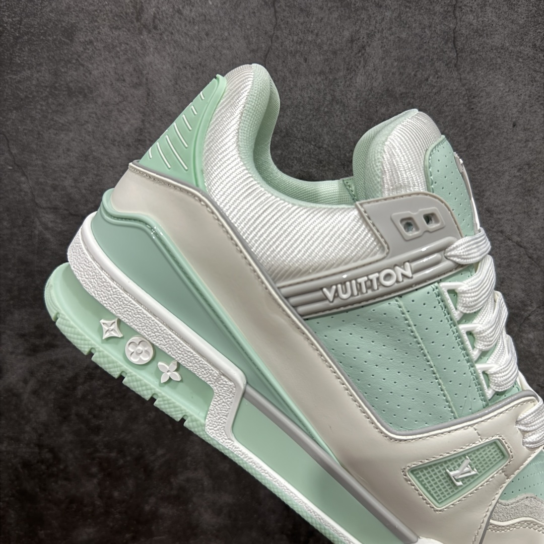 图片[7]-【天花板/Goat版】 市场最强版 没有之一的存在💪🏻 Louis Vuitton LV Trainer 系列全新版上架 手里有正品的可以对比下🆚懂货的看细节‼️ 此版品质是市场从未达到的新高度！ 整体版型 皮料 牛仔布的色差 压花纹路清晰度 后跟版型等等 都可以自行对比[机智]吊打市场所有货，怒甩十条街的那种，直接来正品对比图🆚，欢迎拿市场各大工厂的货来对比！ 尺码：35-45码-选品中心