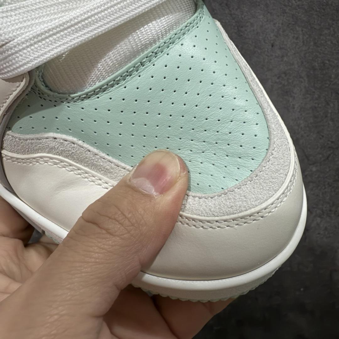 图片[5]-【天花板/Goat版】 市场最强版 没有之一的存在💪🏻 Louis Vuitton LV Trainer 系列全新版上架 手里有正品的可以对比下🆚懂货的看细节‼️ 此版品质是市场从未达到的新高度！ 整体版型 皮料 牛仔布的色差 压花纹路清晰度 后跟版型等等 都可以自行对比[机智]吊打市场所有货，怒甩十条街的那种，直接来正品对比图🆚，欢迎拿市场各大工厂的货来对比！ 尺码：35-45码-选品中心