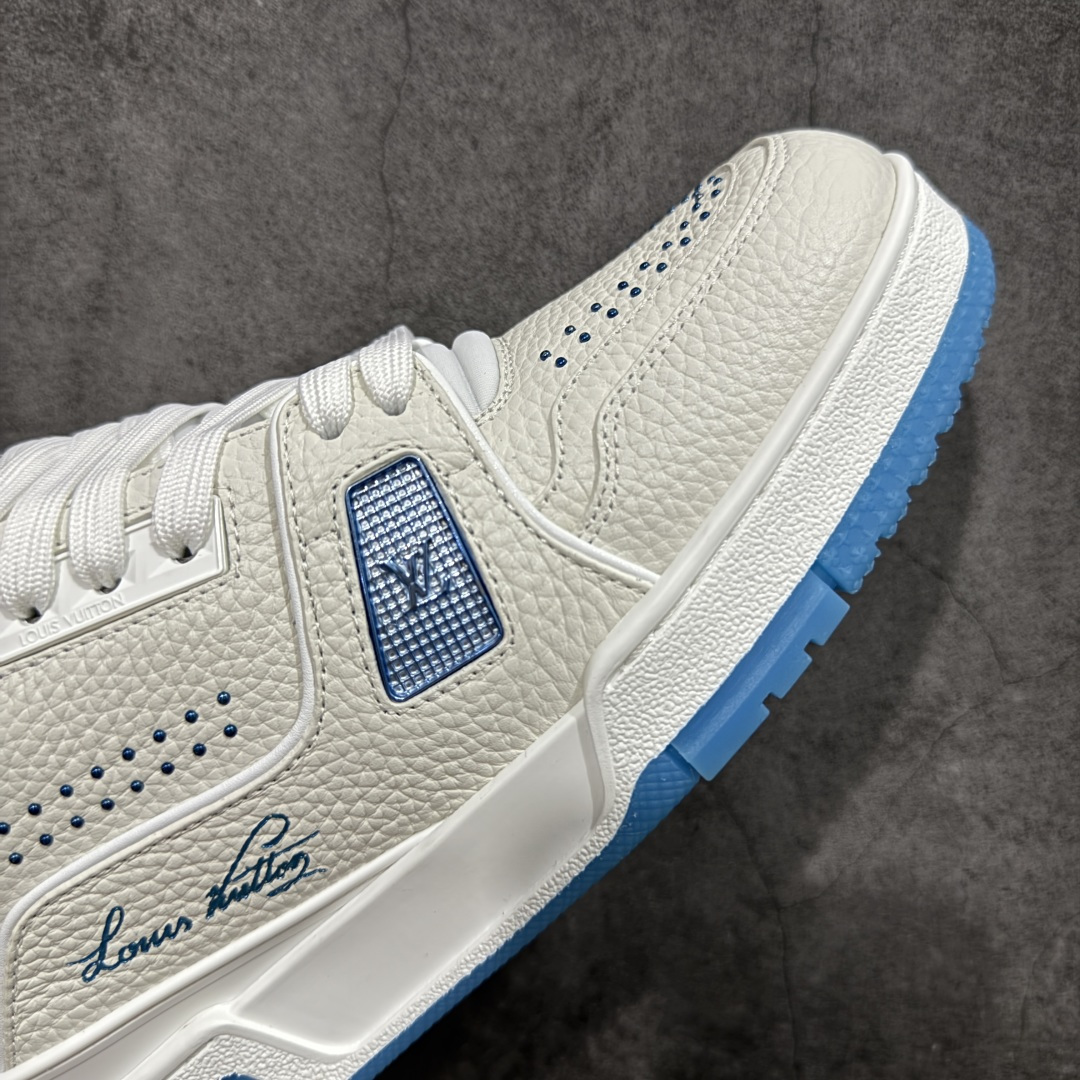图片[6]-【天花板/Goat版】 市场最强版 没有之一的存在💪🏻 Louis Vuitton LV Trainer 系列全新版上架 手里有正品的可以对比下🆚懂货的看细节‼️ 此版品质是市场从未达到的新高度！ 整体版型 皮料 牛仔布的色差 压花纹路清晰度 后跟版型等等 都可以自行对比[机智]吊打市场所有货，怒甩十条街的那种，直接来正品对比图🆚，欢迎拿市场各大工厂的货来对比！ 尺码：35-45码-选品中心