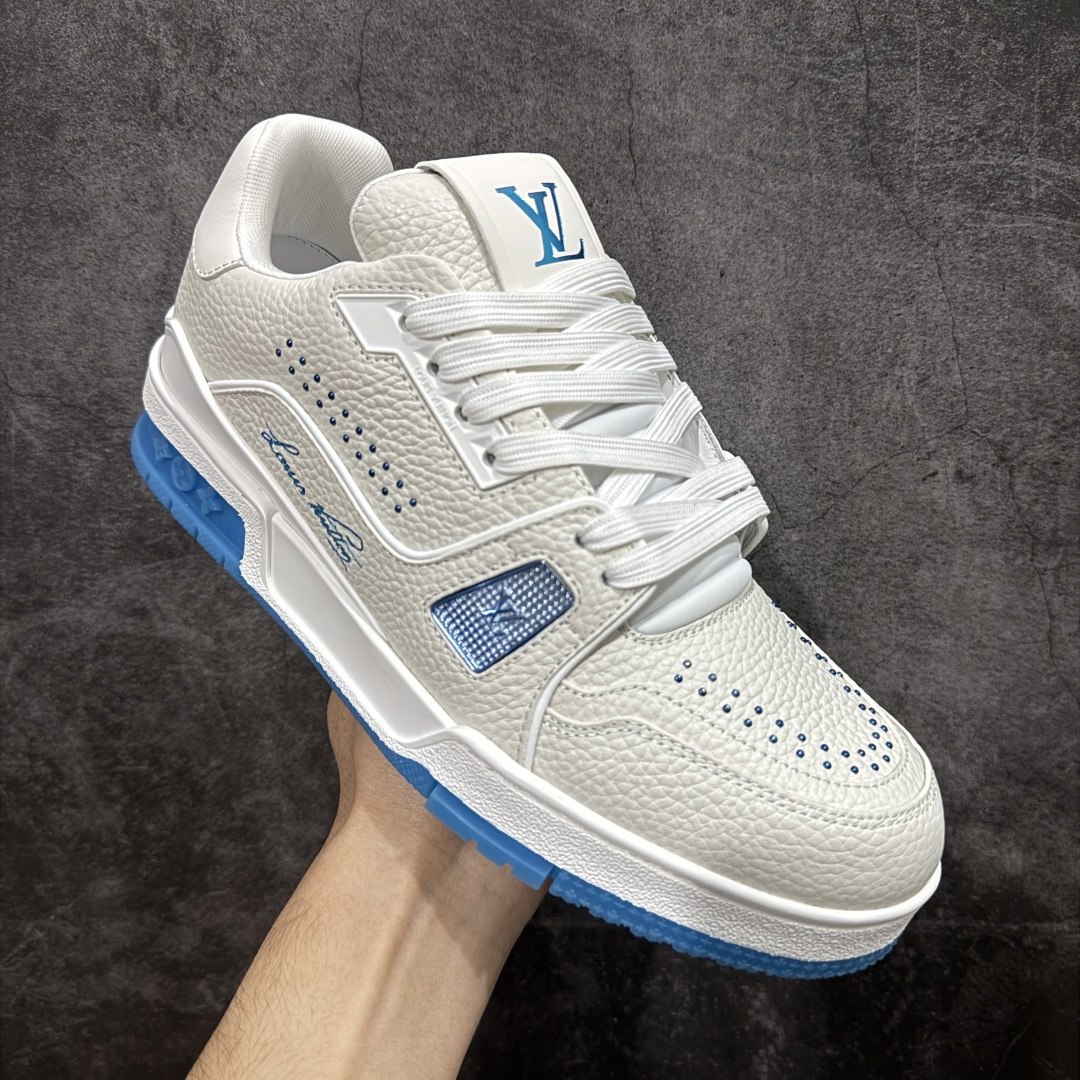 图片[3]-【天花板/Goat版】 市场最强版 没有之一的存在💪🏻 Louis Vuitton LV Trainer 系列全新版上架 手里有正品的可以对比下🆚懂货的看细节‼️ 此版品质是市场从未达到的新高度！ 整体版型 皮料 牛仔布的色差 压花纹路清晰度 后跟版型等等 都可以自行对比[机智]吊打市场所有货，怒甩十条街的那种，直接来正品对比图🆚，欢迎拿市场各大工厂的货来对比！ 尺码：35-45码-选品中心