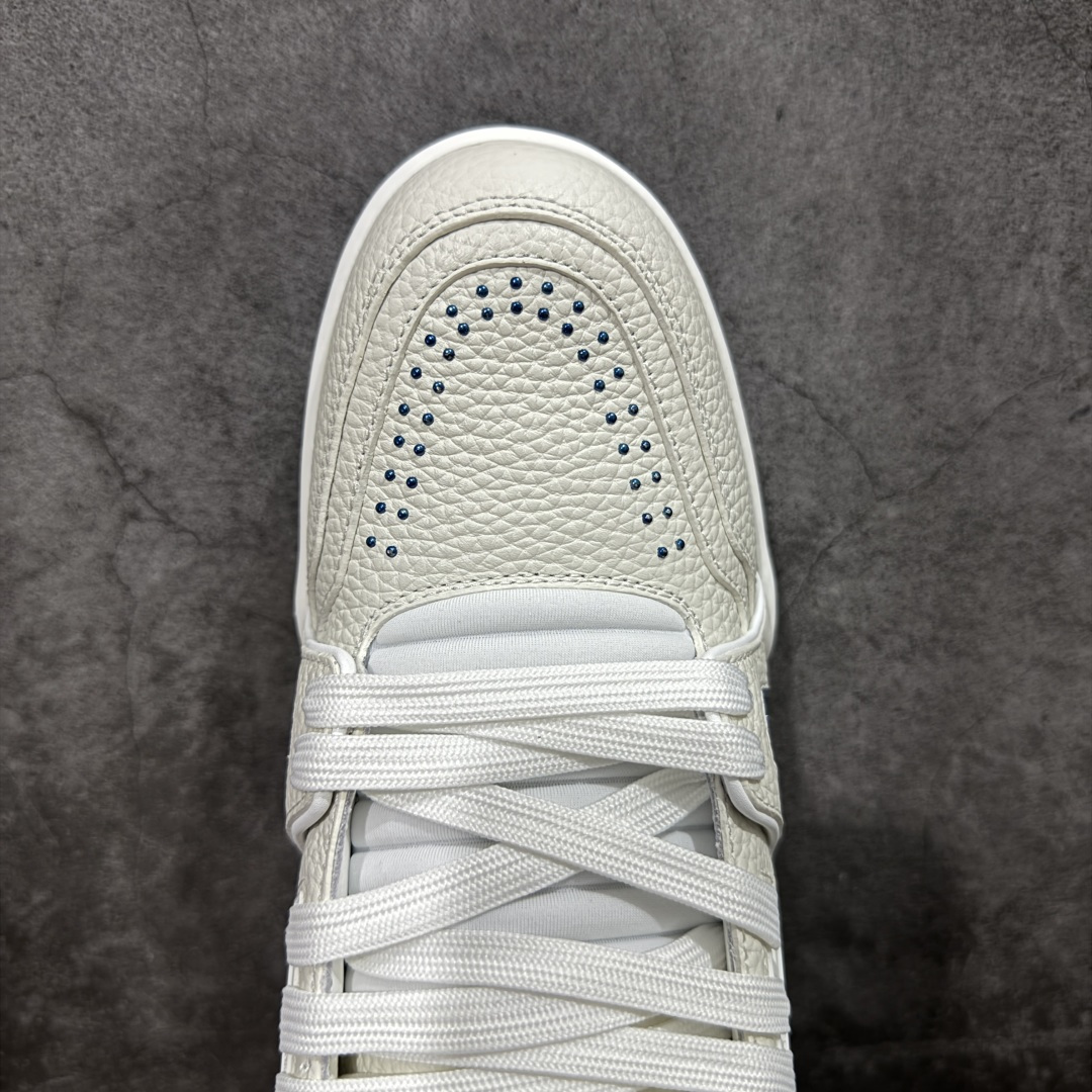 图片[5]-【天花板/Goat版】 市场最强版 没有之一的存在💪🏻 Louis Vuitton LV Trainer 系列全新版上架 手里有正品的可以对比下🆚懂货的看细节‼️ 此版品质是市场从未达到的新高度！ 整体版型 皮料 牛仔布的色差 压花纹路清晰度 后跟版型等等 都可以自行对比[机智]吊打市场所有货，怒甩十条街的那种，直接来正品对比图🆚，欢迎拿市场各大工厂的货来对比！ 尺码：35-45码-选品中心