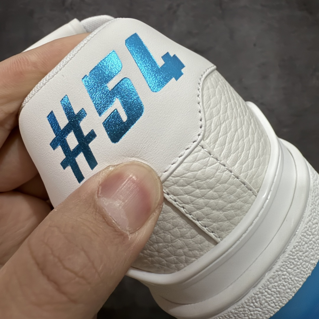 图片[2]-【天花板/Goat版】 市场最强版 没有之一的存在💪🏻 Louis Vuitton LV Trainer 系列全新版上架 手里有正品的可以对比下🆚懂货的看细节‼️ 此版品质是市场从未达到的新高度！ 整体版型 皮料 牛仔布的色差 压花纹路清晰度 后跟版型等等 都可以自行对比[机智]吊打市场所有货，怒甩十条街的那种，直接来正品对比图🆚，欢迎拿市场各大工厂的货来对比！ 尺码：35-45码-选品中心