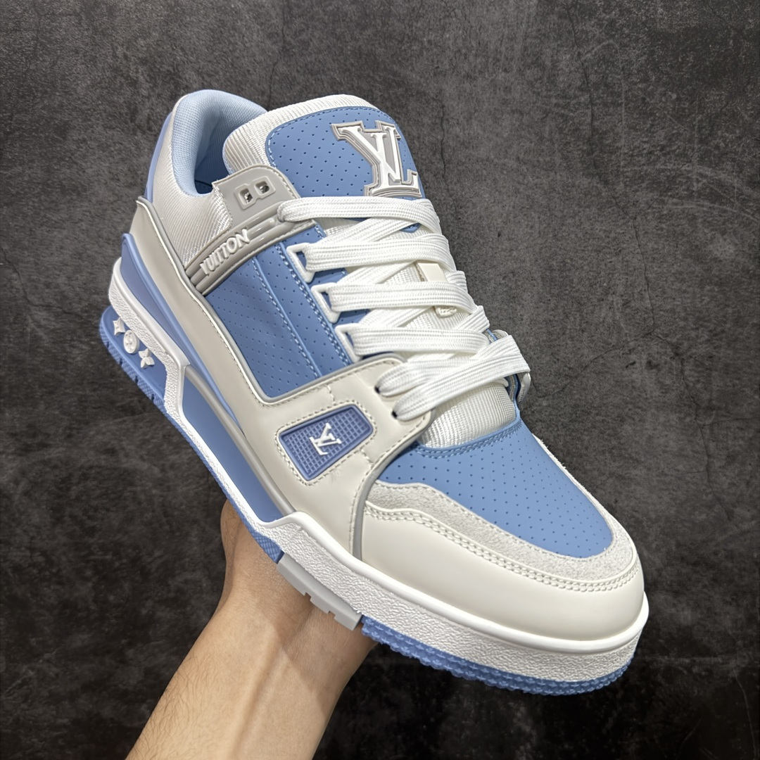 图片[3]-【天花板/Goat版】 市场最强版 没有之一的存在💪🏻 Louis Vuitton LV Trainer 系列全新版上架 手里有正品的可以对比下🆚懂货的看细节‼️ 此版品质是市场从未达到的新高度！ 整体版型 皮料 牛仔布的色差 压花纹路清晰度 后跟版型等等 都可以自行对比[机智]吊打市场所有货，怒甩十条街的那种，直接来正品对比图🆚，欢迎拿市场各大工厂的货来对比！ 尺码：35-45码-选品中心