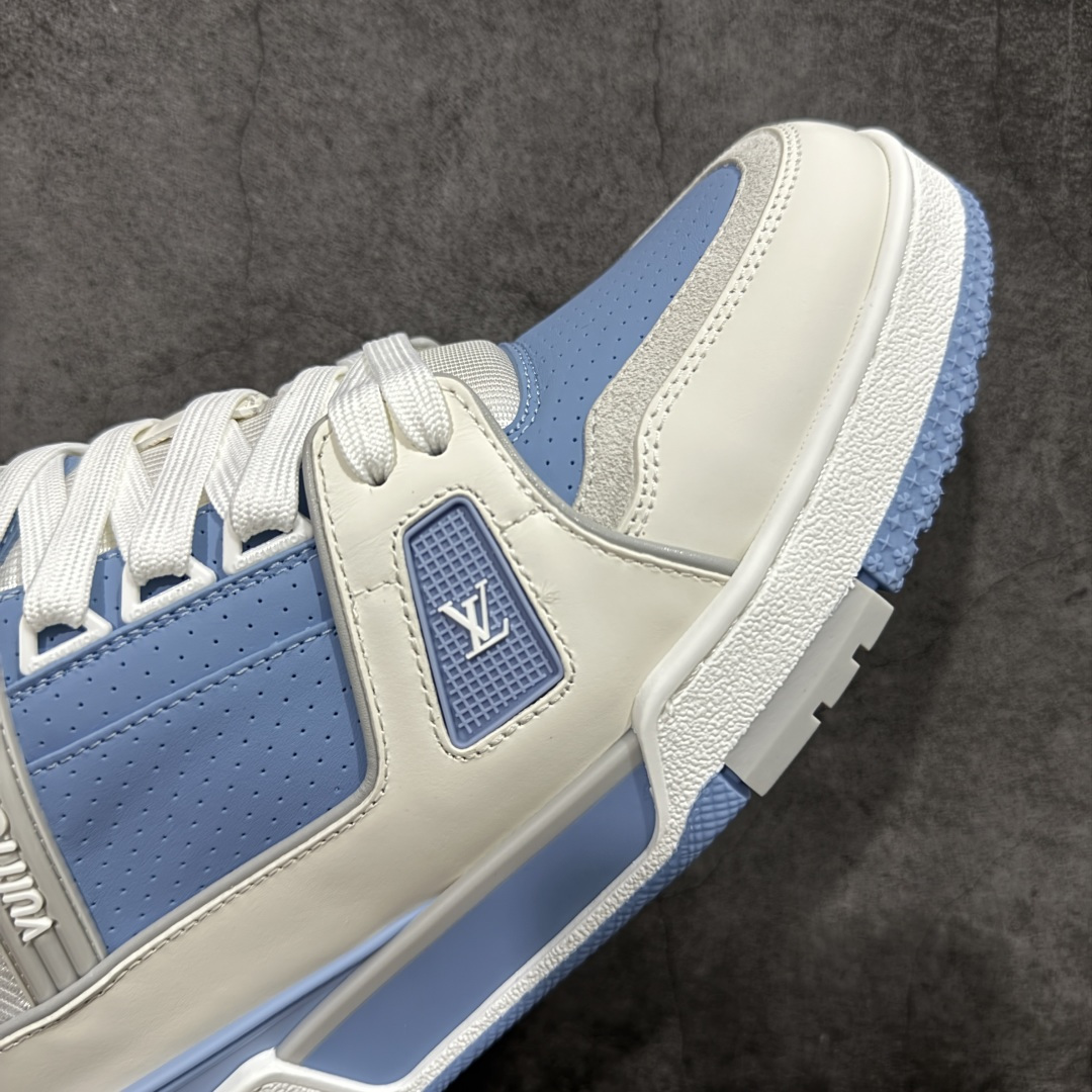 图片[6]-【天花板/Goat版】 市场最强版 没有之一的存在💪🏻 Louis Vuitton LV Trainer 系列全新版上架 手里有正品的可以对比下🆚懂货的看细节‼️ 此版品质是市场从未达到的新高度！ 整体版型 皮料 牛仔布的色差 压花纹路清晰度 后跟版型等等 都可以自行对比[机智]吊打市场所有货，怒甩十条街的那种，直接来正品对比图🆚，欢迎拿市场各大工厂的货来对比！ 尺码：35-45码-选品中心