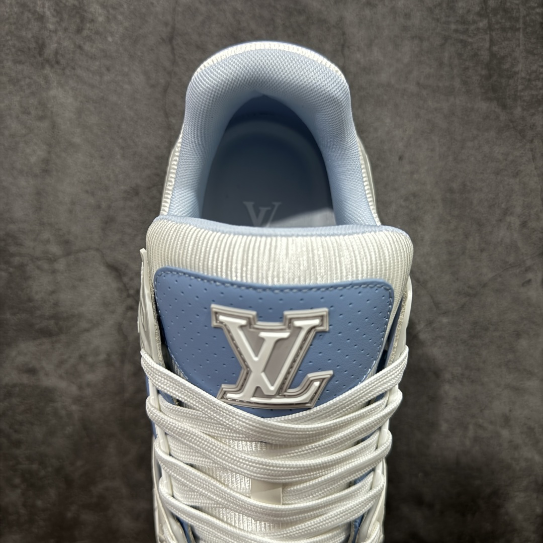 图片[8]-【天花板/Goat版】 市场最强版 没有之一的存在💪🏻 Louis Vuitton LV Trainer 系列全新版上架 手里有正品的可以对比下🆚懂货的看细节‼️ 此版品质是市场从未达到的新高度！ 整体版型 皮料 牛仔布的色差 压花纹路清晰度 后跟版型等等 都可以自行对比[机智]吊打市场所有货，怒甩十条街的那种，直接来正品对比图🆚，欢迎拿市场各大工厂的货来对比！ 尺码：35-45码-选品中心