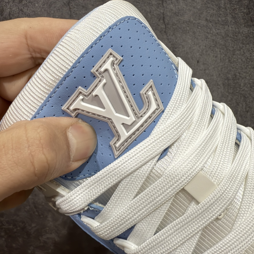 图片[6]-【天花板/Goat版】 市场最强版 没有之一的存在💪🏻 Louis Vuitton LV Trainer 系列全新版上架 手里有正品的可以对比下🆚懂货的看细节‼️ 此版品质是市场从未达到的新高度！ 整体版型 皮料 牛仔布的色差 压花纹路清晰度 后跟版型等等 都可以自行对比[机智]吊打市场所有货，怒甩十条街的那种，直接来正品对比图🆚，欢迎拿市场各大工厂的货来对比！ 尺码：35-45码-选品中心