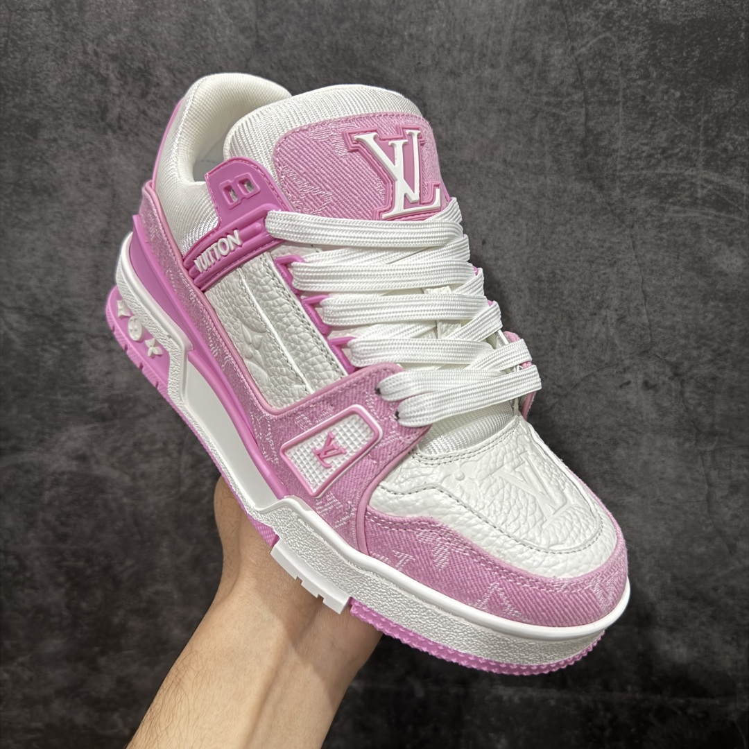 图片[3]-【天花板/Goat版】 市场最强版 没有之一的存在💪🏻 Louis Vuitton LV Trainer 系列全新版上架 手里有正品的可以对比下🆚懂货的看细节‼️ 此版品质是市场从未达到的新高度！ 整体版型 皮料 牛仔布的色差 压花纹路清晰度 后跟版型等等 都可以自行对比[机智]吊打市场所有货，怒甩十条街的那种，直接来正品对比图🆚，欢迎拿市场各大工厂的货来对比！ 尺码：35-45码-选品中心