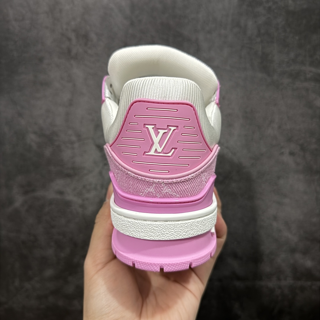 图片[4]-【天花板/Goat版】 市场最强版 没有之一的存在💪🏻 Louis Vuitton LV Trainer 系列全新版上架 手里有正品的可以对比下🆚懂货的看细节‼️ 此版品质是市场从未达到的新高度！ 整体版型 皮料 牛仔布的色差 压花纹路清晰度 后跟版型等等 都可以自行对比[机智]吊打市场所有货，怒甩十条街的那种，直接来正品对比图🆚，欢迎拿市场各大工厂的货来对比！ 尺码：35-45码-选品中心