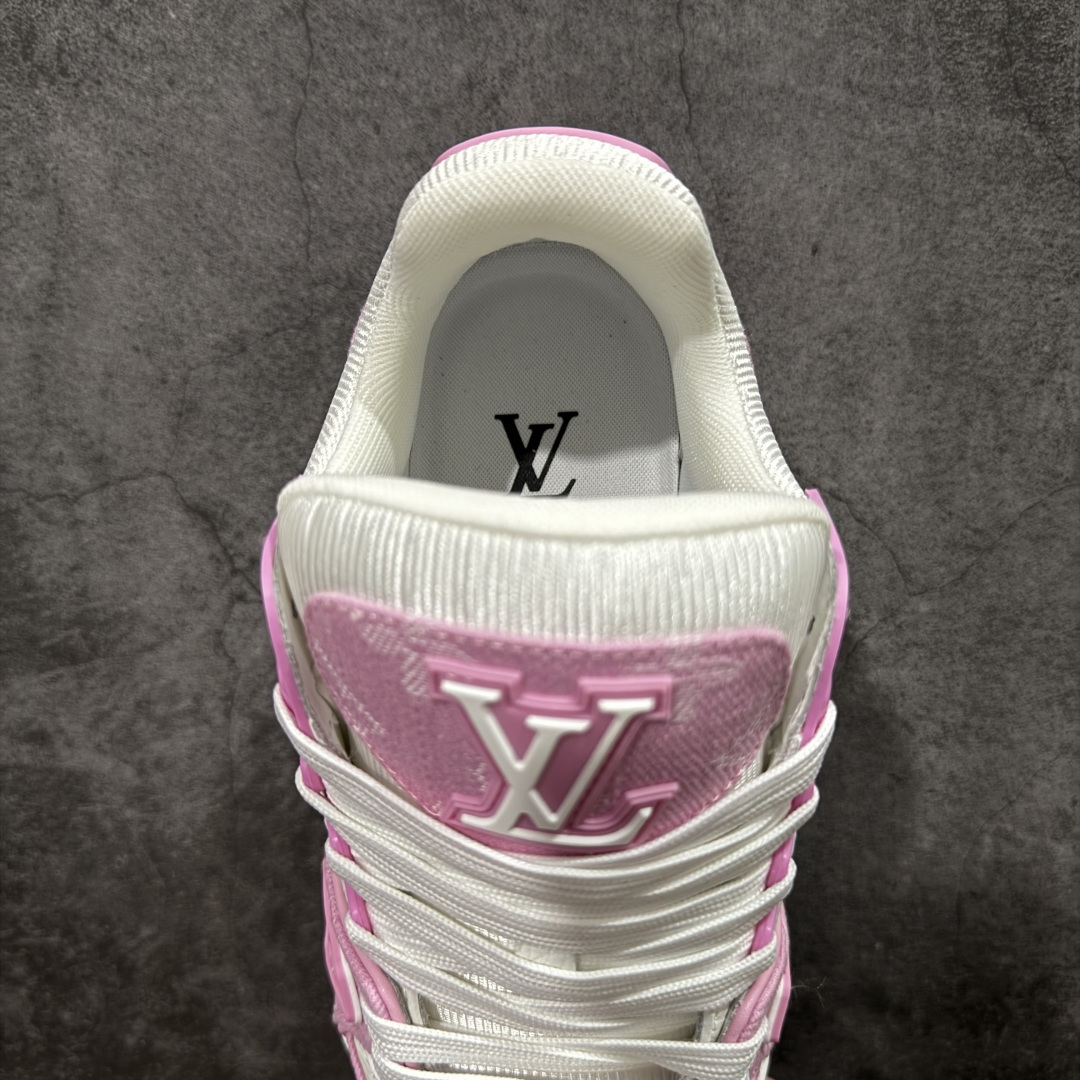 图片[8]-【天花板/Goat版】 市场最强版 没有之一的存在💪🏻 Louis Vuitton LV Trainer 系列全新版上架 手里有正品的可以对比下🆚懂货的看细节‼️ 此版品质是市场从未达到的新高度！ 整体版型 皮料 牛仔布的色差 压花纹路清晰度 后跟版型等等 都可以自行对比[机智]吊打市场所有货，怒甩十条街的那种，直接来正品对比图🆚，欢迎拿市场各大工厂的货来对比！ 尺码：35-45码-选品中心