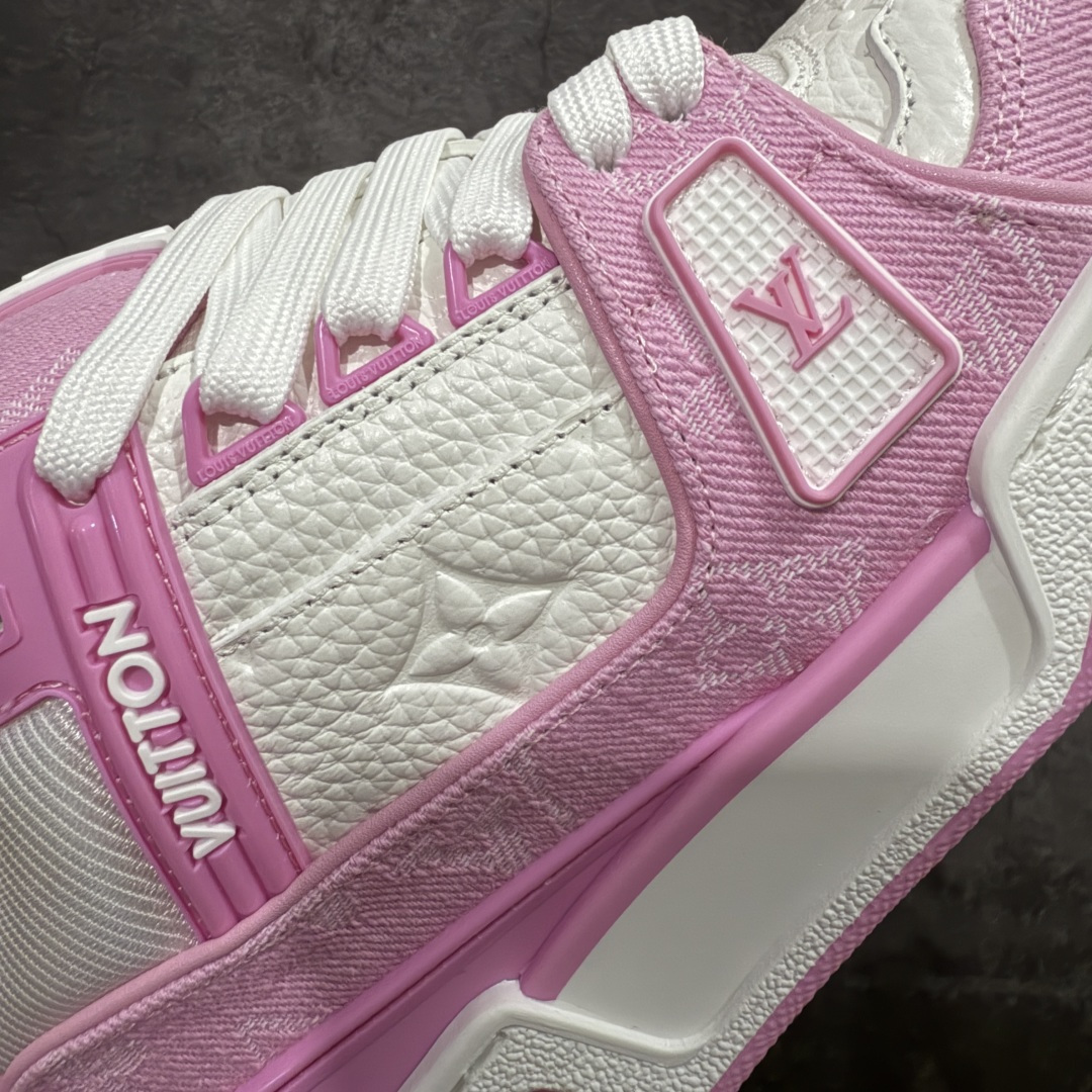 图片[4]-【天花板/Goat版】 市场最强版 没有之一的存在💪🏻 Louis Vuitton LV Trainer 系列全新版上架 手里有正品的可以对比下🆚懂货的看细节‼️ 此版品质是市场从未达到的新高度！ 整体版型 皮料 牛仔布的色差 压花纹路清晰度 后跟版型等等 都可以自行对比[机智]吊打市场所有货，怒甩十条街的那种，直接来正品对比图🆚，欢迎拿市场各大工厂的货来对比！ 尺码：35-45码-选品中心