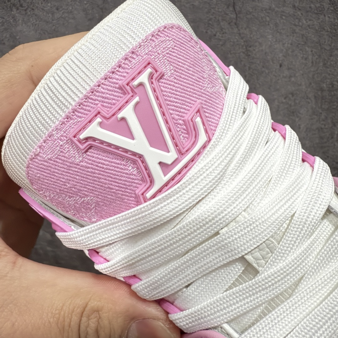 图片[6]-【天花板/Goat版】 市场最强版 没有之一的存在💪🏻 Louis Vuitton LV Trainer 系列全新版上架 手里有正品的可以对比下🆚懂货的看细节‼️ 此版品质是市场从未达到的新高度！ 整体版型 皮料 牛仔布的色差 压花纹路清晰度 后跟版型等等 都可以自行对比[机智]吊打市场所有货，怒甩十条街的那种，直接来正品对比图🆚，欢迎拿市场各大工厂的货来对比！ 尺码：35-45码-选品中心