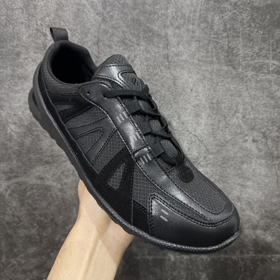 图片[3]-【升级版】ECCO爱步 BIOM LITE 皮革系带时尚耐磨低帮 户外功能鞋 工厂出货 价格实惠不杀猪‼️ ECCO以三大核心特征为依托：北欧设计风格、鞋履制作、积极的生活方式。北欧设计风格：北欧设计特点是独特、有格调、实用和简约，并且品质优良。鞋履制作：ECCO钟爱鞋履制作以及一切与鞋履制作相关的事物。积极的生活方式：ECCO的创始人希望制作出的鞋履无需磨合，即可完美贴合脚型，帮助人们享受行走的乐趣。ECCO的成功源自其产品质量和创新的技术水平，恪守“鞋遵循双足”的设计理念，将的舒适度和风格融为一体。ECCO跑遍全世界寻找创新的原料。从制革制鞋一体化的设置，源头上控制皮革质量，确保对人体无害。 尺码：36 37 38 39 40 41 42 43 44 45-选品中心