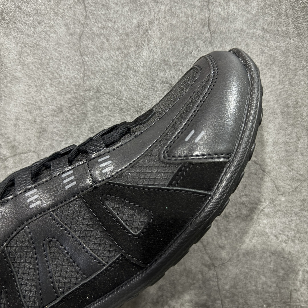 图片[6]-【升级版】ECCO爱步 BIOM LITE 皮革系带时尚耐磨低帮 户外功能鞋 工厂出货 价格实惠不杀猪‼️ ECCO以三大核心特征为依托：北欧设计风格、鞋履制作、积极的生活方式。北欧设计风格：北欧设计特点是独特、有格调、实用和简约，并且品质优良。鞋履制作：ECCO钟爱鞋履制作以及一切与鞋履制作相关的事物。积极的生活方式：ECCO的创始人希望制作出的鞋履无需磨合，即可完美贴合脚型，帮助人们享受行走的乐趣。ECCO的成功源自其产品质量和创新的技术水平，恪守“鞋遵循双足”的设计理念，将的舒适度和风格融为一体。ECCO跑遍全世界寻找创新的原料。从制革制鞋一体化的设置，源头上控制皮革质量，确保对人体无害。 尺码：36 37 38 39 40 41 42 43 44 45-选品中心