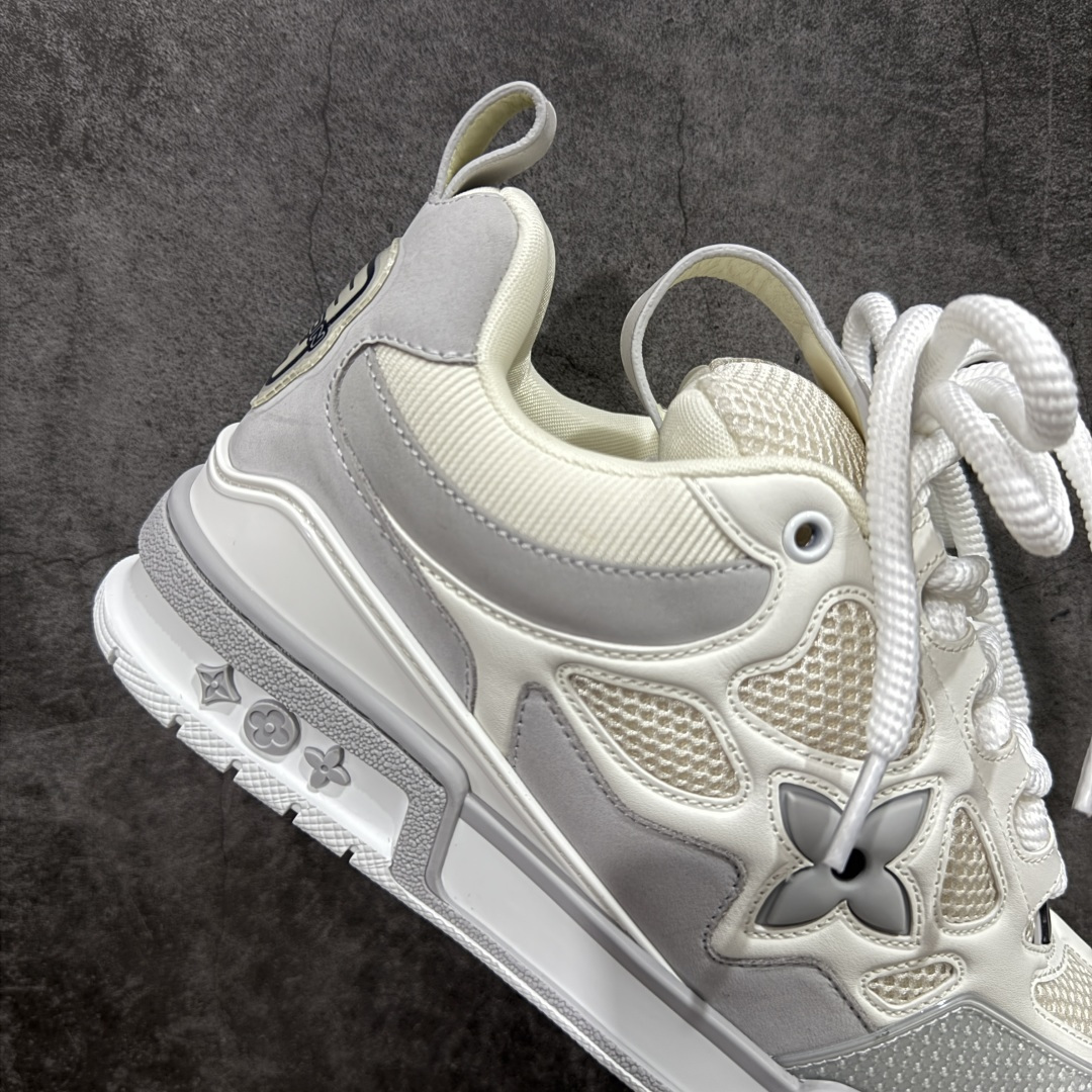 图片[7]-【佛山顶级超A版】Louis Vuitton LV Skate系列 灰白 仓库现货 当天可取 佛山超A私人订单 专柜混卖零售专供 所有配色均为购买原版复刻 整体版型 皮料 市场独一无二 后跟版型都可以自行对比[机智]吊打市场所有货 怒甩十条街，欢迎拿市场各大工厂的货来对比！ 鞋舌烫金超正 压印程度秒杀市面90%以上的高端货 新配色陆续开发出货 尺码：39-46-选品中心