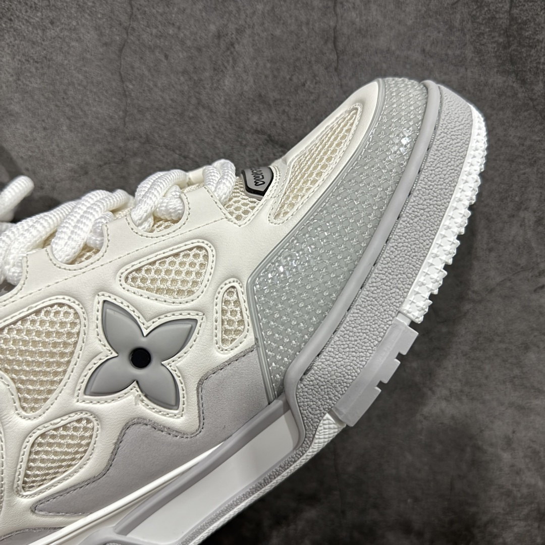 图片[6]-【佛山顶级超A版】Louis Vuitton LV Skate系列 灰白 仓库现货 当天可取 佛山超A私人订单 专柜混卖零售专供 所有配色均为购买原版复刻 整体版型 皮料 市场独一无二 后跟版型都可以自行对比[机智]吊打市场所有货 怒甩十条街，欢迎拿市场各大工厂的货来对比！ 鞋舌烫金超正 压印程度秒杀市面90%以上的高端货 新配色陆续开发出货 尺码：39-46-选品中心