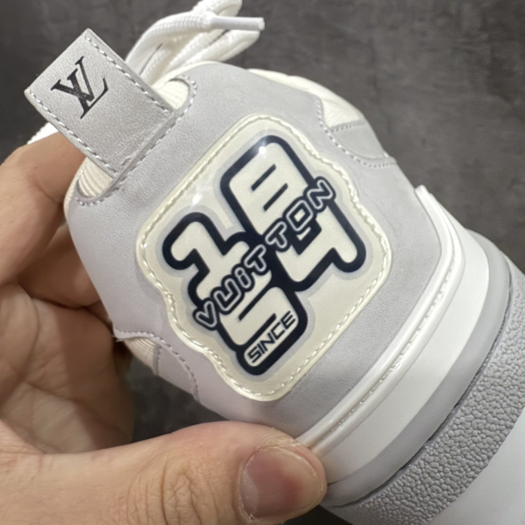 图片[2]-【佛山顶级超A版】Louis Vuitton LV Skate系列 灰白 仓库现货 当天可取 佛山超A私人订单 专柜混卖零售专供 所有配色均为购买原版复刻 整体版型 皮料 市场独一无二 后跟版型都可以自行对比[机智]吊打市场所有货 怒甩十条街，欢迎拿市场各大工厂的货来对比！ 鞋舌烫金超正 压印程度秒杀市面90%以上的高端货 新配色陆续开发出货 尺码：39-46-选品中心
