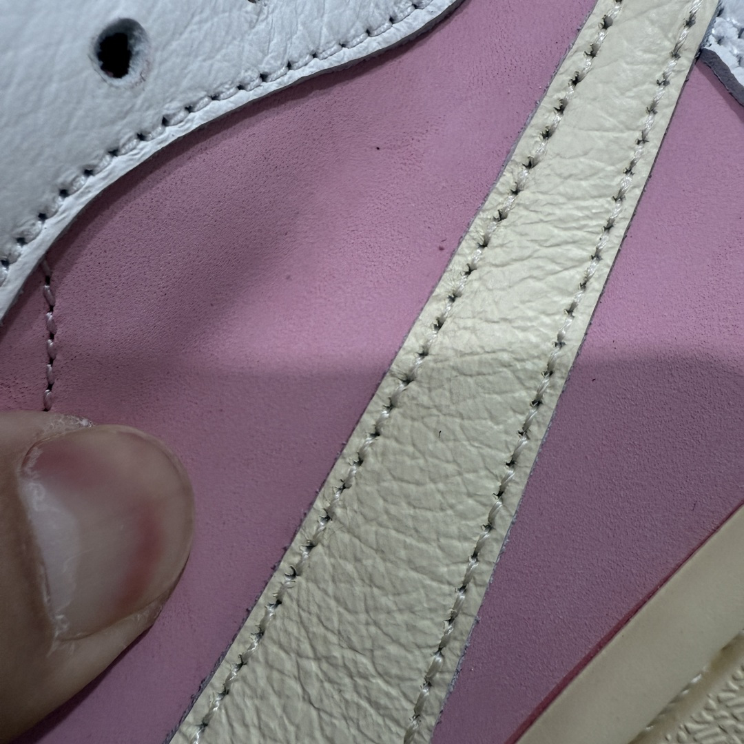 图片[4]-【XE纯原】Travis Scott x Air Jordan AJ1 Low OG SP TS联名 倒钩低帮 DM7866-600 全新版本出货 同价位无对手 此配色采用正确原厂皮 区别市场同价位版本 纯原大厂出品 实打实原材头层皮料 高端外贸零售专供品质 版型细节完美 原鞋原楦头纸板开发 原厂防尘纸 极致一眼正品既视感 尺码：36-48码 真实半码-选品中心