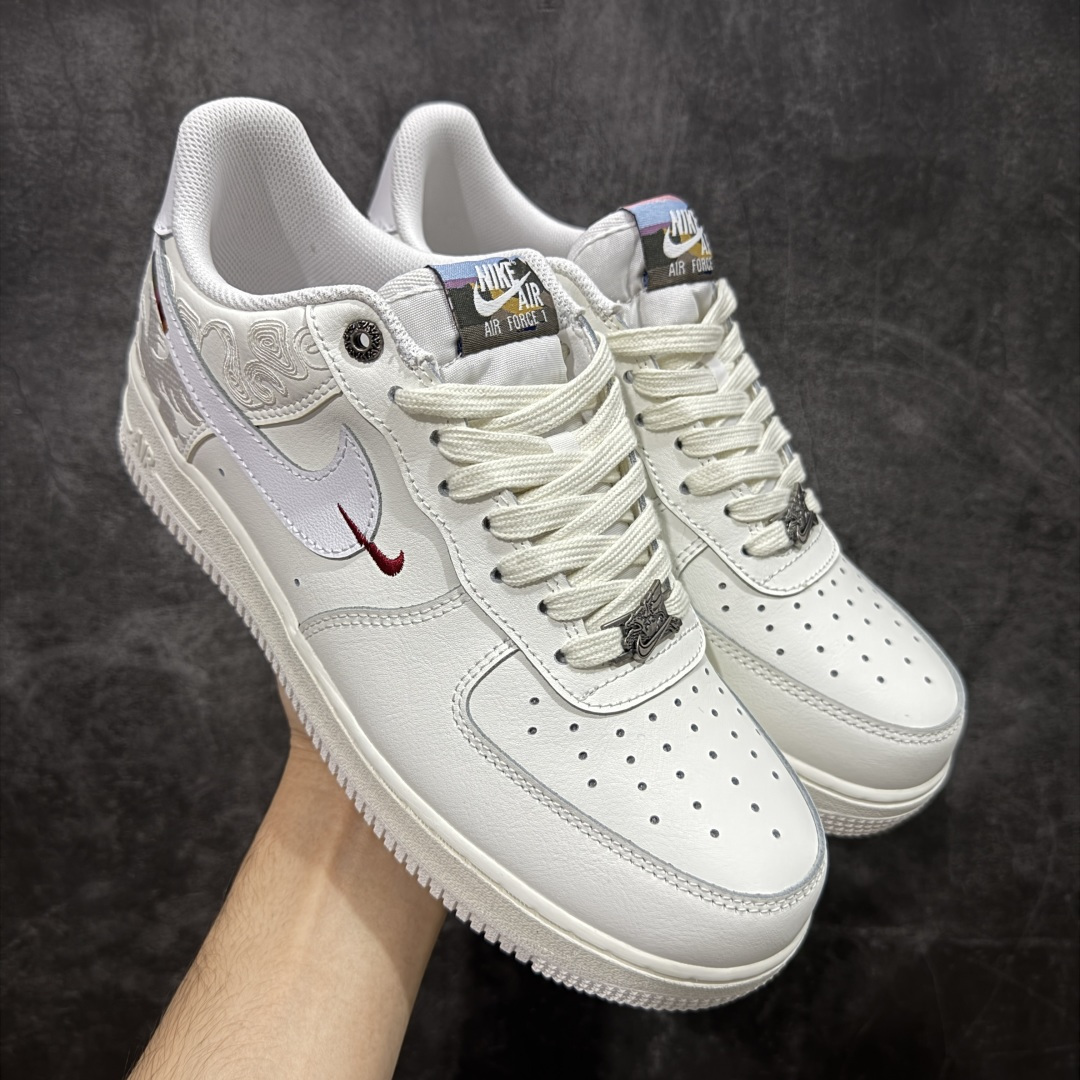 【666版本】Nike Air Force 1\'07 Low 马年限定 空军一号低帮休闲板鞋 IQ1119-011 原版品质 正确刺绣 专柜特供 原楦头原纸板 定制五金配件 内置全掌气垫 原厂鞋底 尺码:36 36.5 37.5 38 38.5 39 40 40.5 41 42 42.5 43 44 44.5 45 46-选品中心
