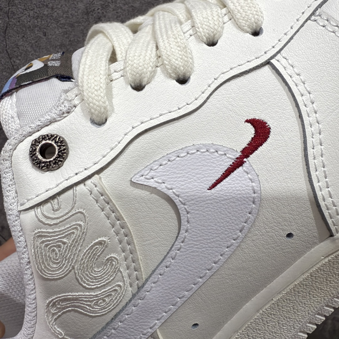 图片[4]-【666版本】Nike Air Force 1\’07 Low 马年限定 空军一号低帮休闲板鞋 IQ1119-011  原版品质 正确刺绣 专柜特供 原楦头原纸板 定制五金配件 内置全掌气垫 原厂鞋底   尺码：36 36.5 37.5 38 38.5 39 40 40.5 41 42 42.5 43 44 44.5 45 46-选品中心