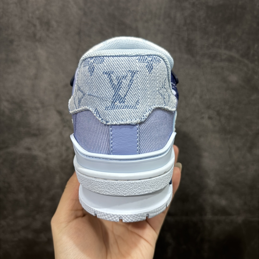 图片[4]-【莞产YS版本】Louis Vuitton Trainer lv时装走秀运动鞋 完美鞋型超高的清洁度 零毛边线头瑕疵 全套原楦原纸版原鞋开模 全网最具灵魂的版型 正确原装黄色鞋盒 正确中底印花 鞋面印花3D高频深度立体 全鞋电脑针车 紧密相连 针距密度一致 环保乳胶注塑鞋垫 厚度脚感还原原版 皮面裁剪部位 统一油边封口工艺 原装橡胶大底含胶量大底组合零偏差 专柜全套包装 防尘袋 说明书 质保卡 尺码： 39 40 41 42 43 44 45-选品中心