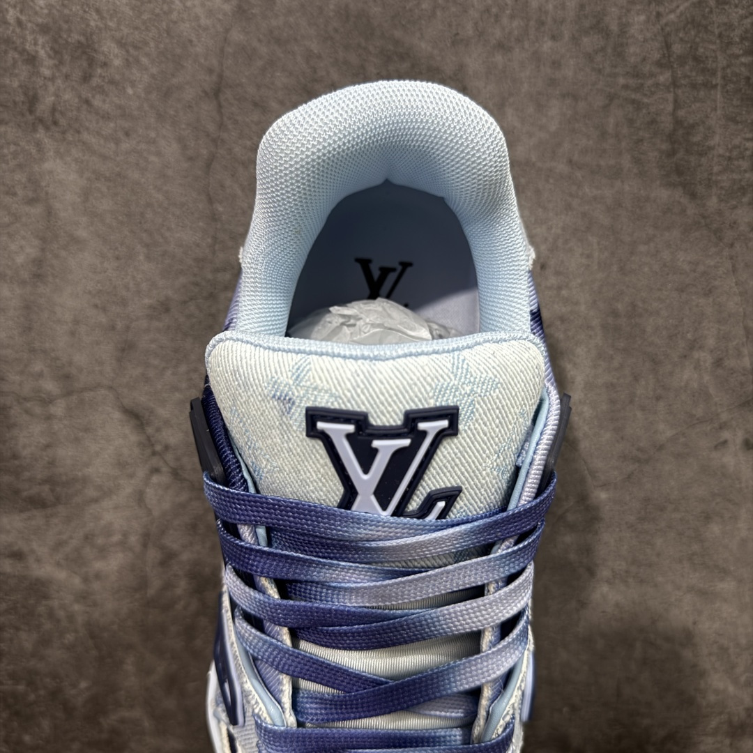 图片[8]-【莞产YS版本】Louis Vuitton Trainer lv时装走秀运动鞋 完美鞋型超高的清洁度 零毛边线头瑕疵 全套原楦原纸版原鞋开模 全网最具灵魂的版型 正确原装黄色鞋盒 正确中底印花 鞋面印花3D高频深度立体 全鞋电脑针车 紧密相连 针距密度一致 环保乳胶注塑鞋垫 厚度脚感还原原版 皮面裁剪部位 统一油边封口工艺 原装橡胶大底含胶量大底组合零偏差 专柜全套包装 防尘袋 说明书 质保卡 尺码： 39 40 41 42 43 44 45-选品中心