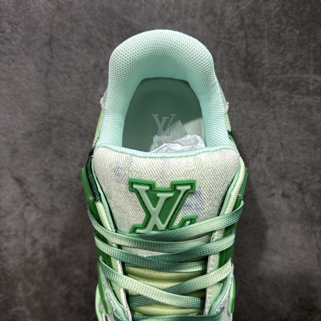 图片[8]-【莞产YS版本】Louis Vuitton Trainer lv时装走秀运动鞋 完美鞋型超高的清洁度 零毛边线头瑕疵 全套原楦原纸版原鞋开模 全网最具灵魂的版型 正确原装黄色鞋盒 正确中底印花 鞋面印花3D高频深度立体 全鞋电脑针车 紧密相连 针距密度一致 环保乳胶注塑鞋垫 厚度脚感还原原版 皮面裁剪部位 统一油边封口工艺 原装橡胶大底含胶量大底组合零偏差 专柜全套包装 防尘袋 说明书 质保卡 尺码： 39 40 41 42 43 44 45-选品中心
