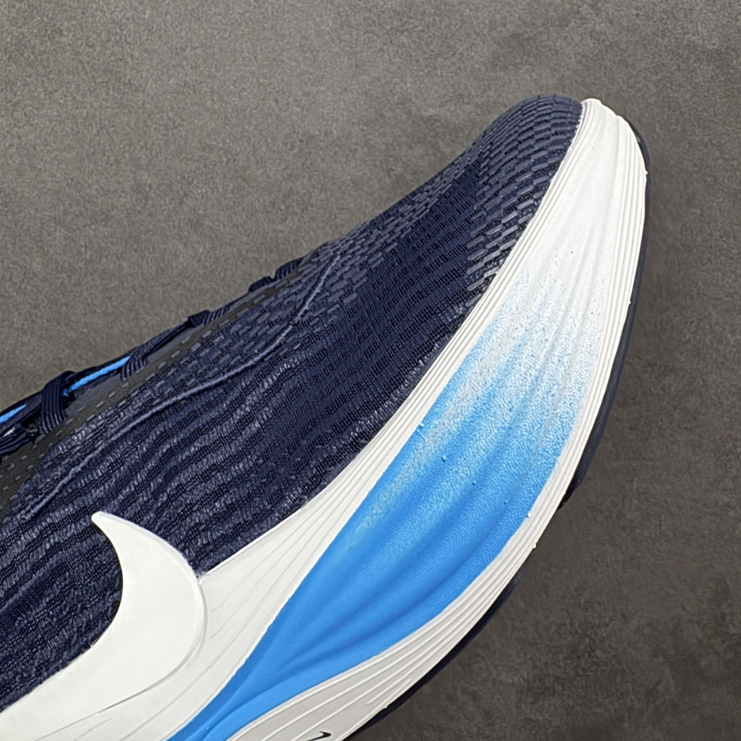 图片[5]-【公司级】Nike Zoom VOMERO 耐克 舒适减震防滑 低帮跑步鞋 全掌ReactX泡绵中底 前掌和后跟还配备了Air Zoom气垫单元 据说跑起来更快更舒适哦 这次最大的升级点 首次引入了ReactX泡绵 尺码：36-45 货号：YC2661-004-选品中心