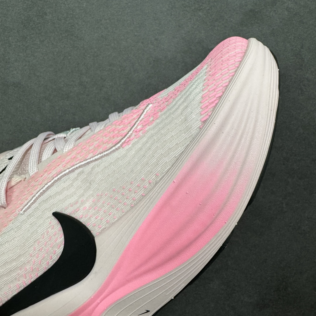 图片[5]-【公司级】Nike Zoom VOMERO 耐克 舒适减震防滑 低帮跑步鞋 全掌ReactX泡绵中底 前掌和后跟还配备了Air Zoom气垫单元 据说跑起来更快更舒适哦 这次最大的升级点 首次引入了ReactX泡绵 尺码：36-40 货号：YC2661-008-选品中心