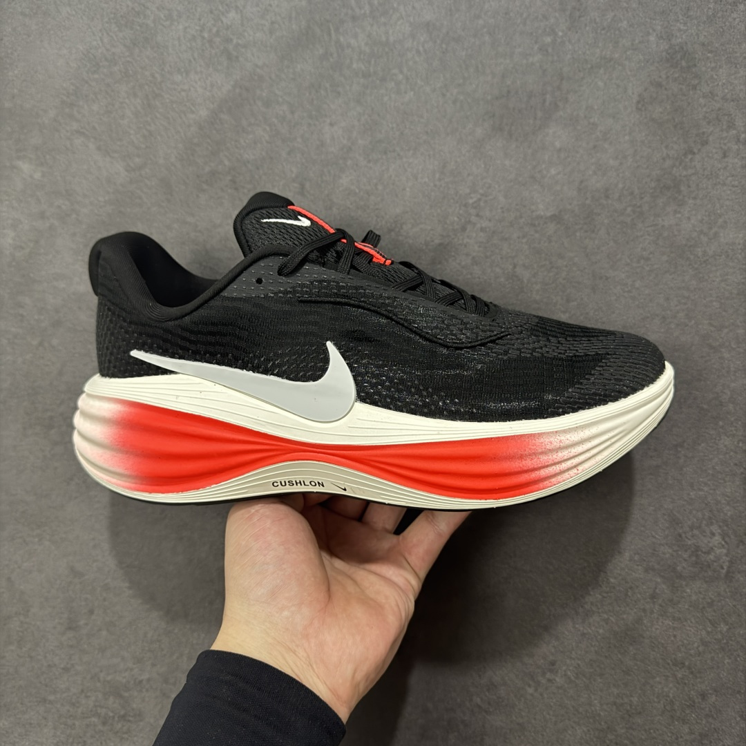 【公司级】Nike Zoom VOMERO 耐克 舒适减震防滑 低帮跑步鞋 全掌ReactX泡绵中底 前掌和后跟还配备了Air Zoom气垫单元 据说跑起来更快更舒适哦 这次最大的升级点 首次引入了ReactX泡绵 尺码:36-45 货号:YC2661-003-选品中心