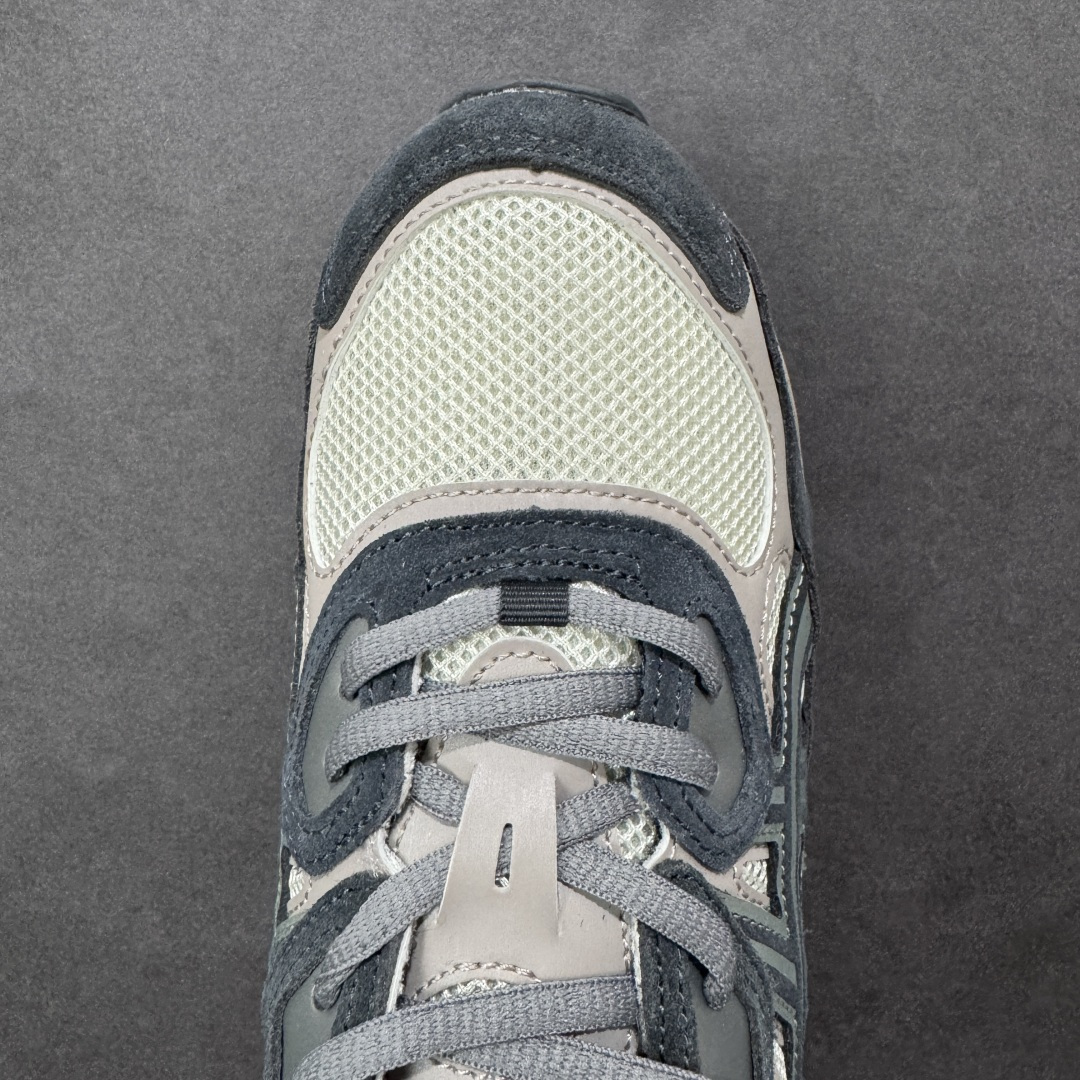 图片[8]-【升级版】Asics Gel-NYC复古单品 亚瑟士ASICSTIGER秋季新款休闲鞋 厚底街头运动休闲鞋 ASICS亚瑟士推出全新GEL-NYC，彰显纽约都市活力 这次的新系列融入了多个版本GEL的经典设计风格，广受好评。其设计灵感来源于GEL-NIMBUS 3,GEL-MC PLUS V 和 GEL-CUMULUS 16 这些往日经典鞋款。GEL-NYC使用GEL-CUMULUS 16鞋款的鞋楦设计,展现了独特的现代化美学。鞋底采用了轻质发泡材料,并在后跟和前掌处采用了ASICS亚瑟士核心科技——GEL缓震胶,赋予鞋款强大的缓冲性能,提供了更柔软舒适的穿着体验。而在原有设计的启发之上,此次鞋款采用更贴合当今潮流趋势的材料和创新技术,展现出纽约充满活力的都市精神。 尺码：36-47 编码：1201A789-250-选品中心