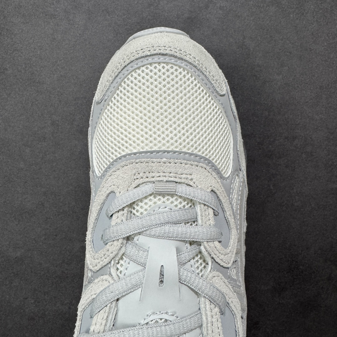 图片[8]-【升级版】Asics Gel-NYC复古单品 亚瑟士ASICSTIGER秋季新款休闲鞋 厚底街头运动休闲鞋 ASICS亚瑟士推出全新GEL-NYC，彰显纽约都市活力 这次的新系列融入了多个版本GEL的经典设计风格，广受好评。其设计灵感来源于GEL-NIMBUS 3,GEL-MC PLUS V 和 GEL-CUMULUS 16 这些往日经典鞋款。GEL-NYC使用GEL-CUMULUS 16鞋款的鞋楦设计,展现了独特的现代化美学。鞋底采用了轻质发泡材料,并在后跟和前掌处采用了ASICS亚瑟士核心科技——GEL缓震胶,赋予鞋款强大的缓冲性能,提供了更柔软舒适的穿着体验。而在原有设计的启发之上,此次鞋款采用更贴合当今潮流趋势的材料和创新技术,展现出纽约充满活力的都市精神。 尺码：36-47 编码：1203A663-101-选品中心