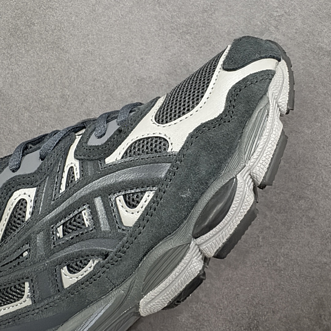 图片[5]-【升级版】Asics Gel-NYC复古单品 亚瑟士ASICSTIGER秋季新款休闲鞋 厚底街头运动休闲鞋 ASICS亚瑟士推出全新GEL-NYC，彰显纽约都市活力 这次的新系列融入了多个版本GEL的经典设计风格，广受好评。其设计灵感来源于GEL-NIMBUS 3,GEL-MC PLUS V 和 GEL-CUMULUS 16 这些往日经典鞋款。GEL-NYC使用GEL-CUMULUS 16鞋款的鞋楦设计,展现了独特的现代化美学。鞋底采用了轻质发泡材料,并在后跟和前掌处采用了ASICS亚瑟士核心科技——GEL缓震胶,赋予鞋款强大的缓冲性能,提供了更柔软舒适的穿着体验。而在原有设计的启发之上,此次鞋款采用更贴合当今潮流趋势的材料和创新技术,展现出纽约充满活力的都市精神。 尺码：36-47 编码：1201A789-020-选品中心