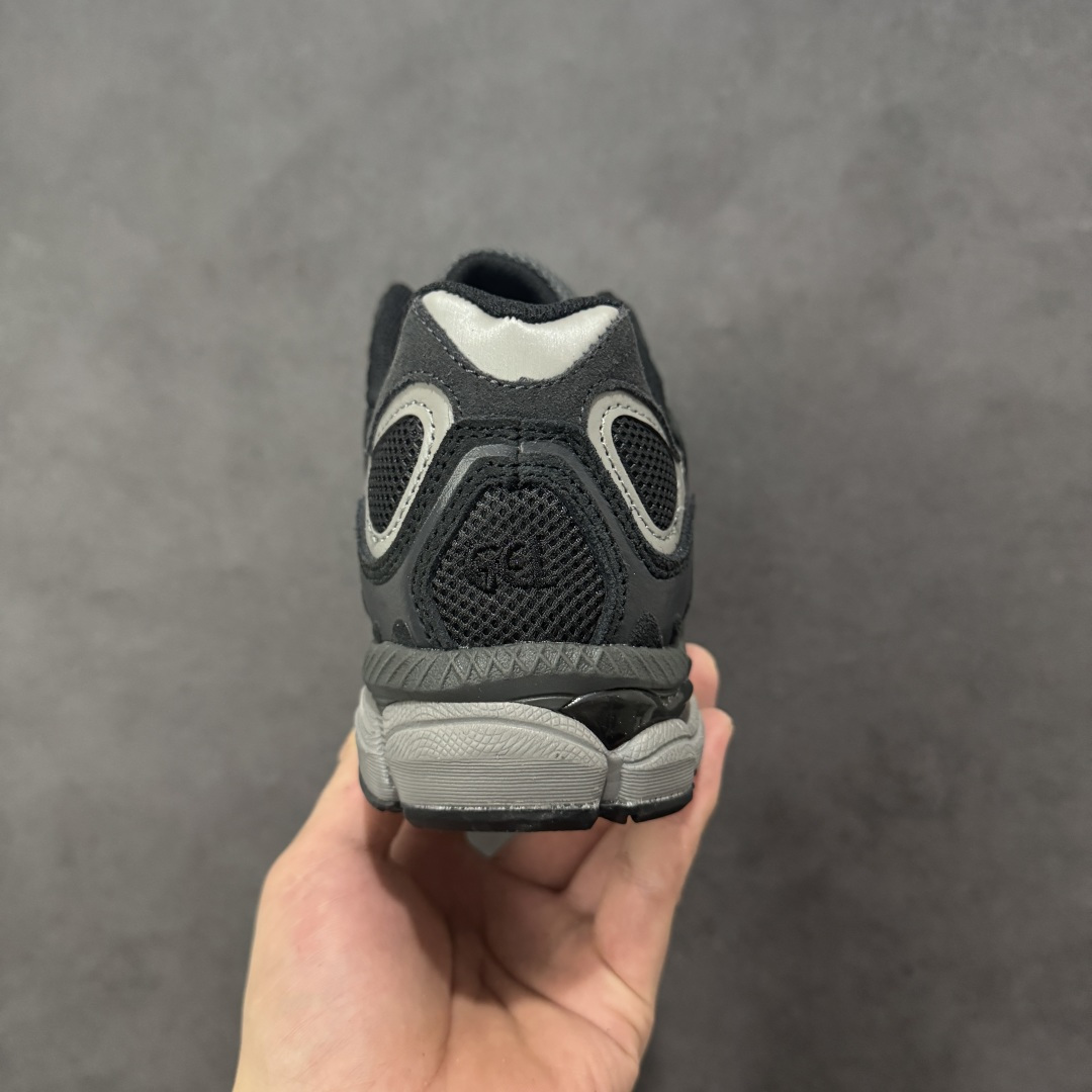 图片[4]-【升级版】Asics Gel-NYC复古单品 亚瑟士ASICSTIGER秋季新款休闲鞋 厚底街头运动休闲鞋 ASICS亚瑟士推出全新GEL-NYC，彰显纽约都市活力 这次的新系列融入了多个版本GEL的经典设计风格，广受好评。其设计灵感来源于GEL-NIMBUS 3,GEL-MC PLUS V 和 GEL-CUMULUS 16 这些往日经典鞋款。GEL-NYC使用GEL-CUMULUS 16鞋款的鞋楦设计,展现了独特的现代化美学。鞋底采用了轻质发泡材料,并在后跟和前掌处采用了ASICS亚瑟士核心科技——GEL缓震胶,赋予鞋款强大的缓冲性能,提供了更柔软舒适的穿着体验。而在原有设计的启发之上,此次鞋款采用更贴合当今潮流趋势的材料和创新技术,展现出纽约充满活力的都市精神。 尺码：36-47 编码：1201A789-020-选品中心