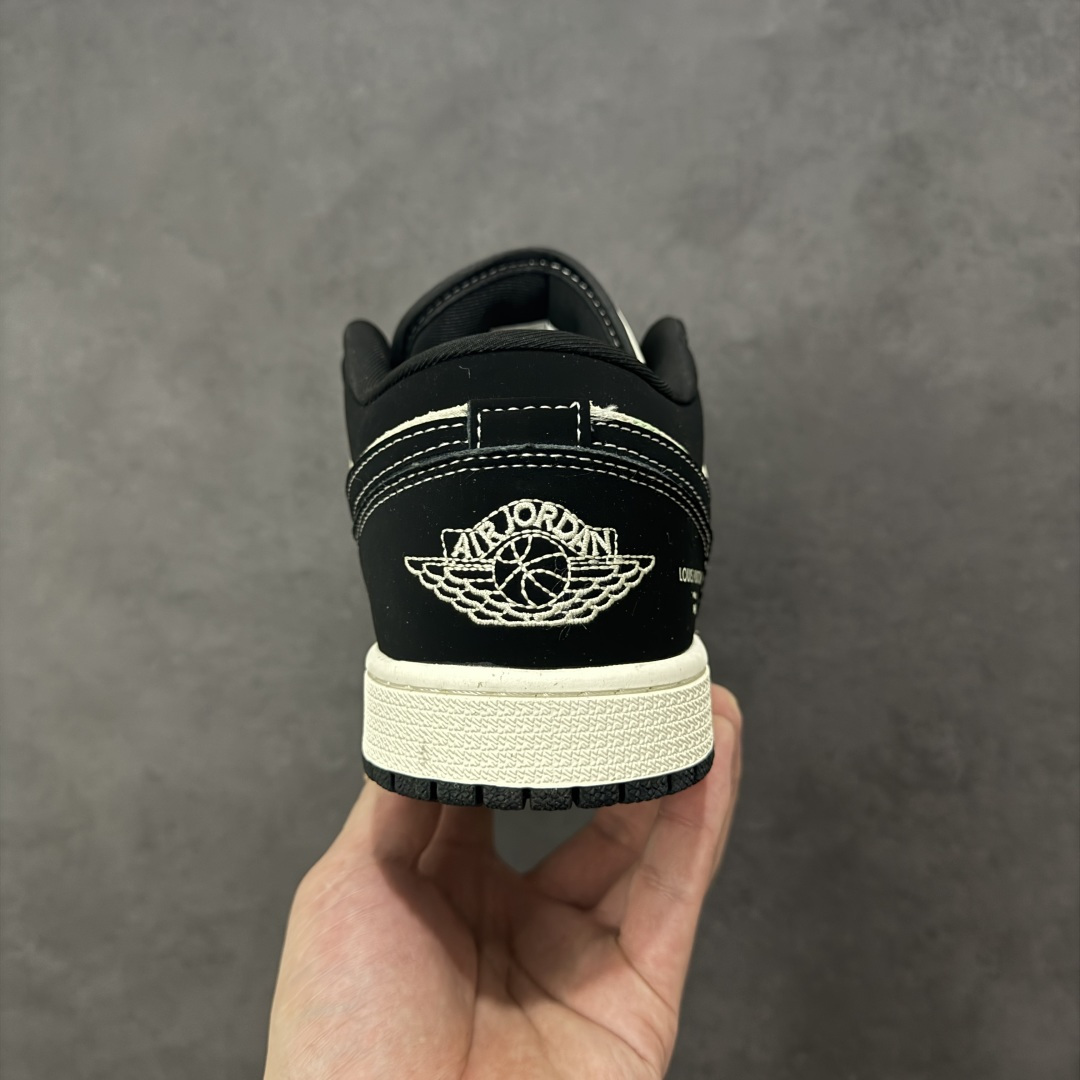 图片[4]-【定制版】Nike Jordan Air Jordan 1“ LV联名——黑白熊猫印花” 高端定制 低帮 复古 减震 防滑 耐磨 篮球鞋 定制鞋盒 大厂纯原品质出货 超高清洁度 皮料切割干净无任何毛边 细节完美 货号：QL1988-002 尺码： 36 36.5 37.5 38 38.5 39 40 40.5 41 42 42.5 43 44 44.5 45-选品中心