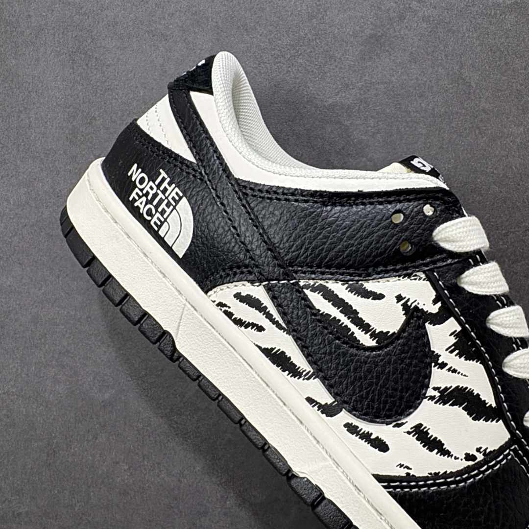 图片[6]-【定制版】Nike SB Dunk Low “北面联名——雪山米白黑” 高端定制 低帮休闲板鞋 定制鞋盒 大厂纯原品质出货 超高清洁度 皮料切割干净无任何毛边 细节完美 货号：QW5836-028 尺码：36 36.5 37.5 38 38.5 39 40 40.5 41 42 42.5 43 44 44.5 45-选品中心